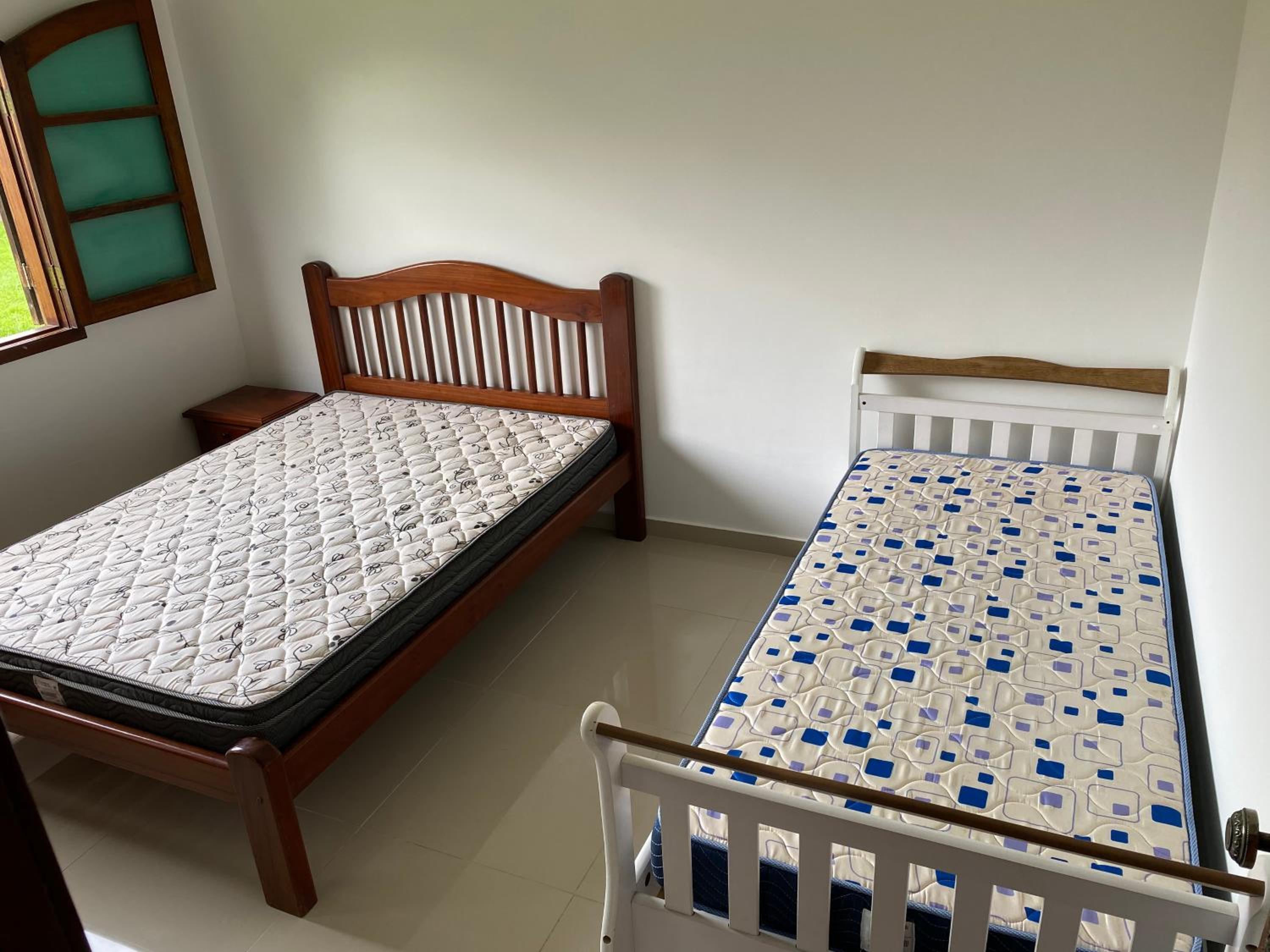 Casa com piscina, ar condicionado, campo de futebol e área gourmet a um quarteirão da lagoa de Praia Seca