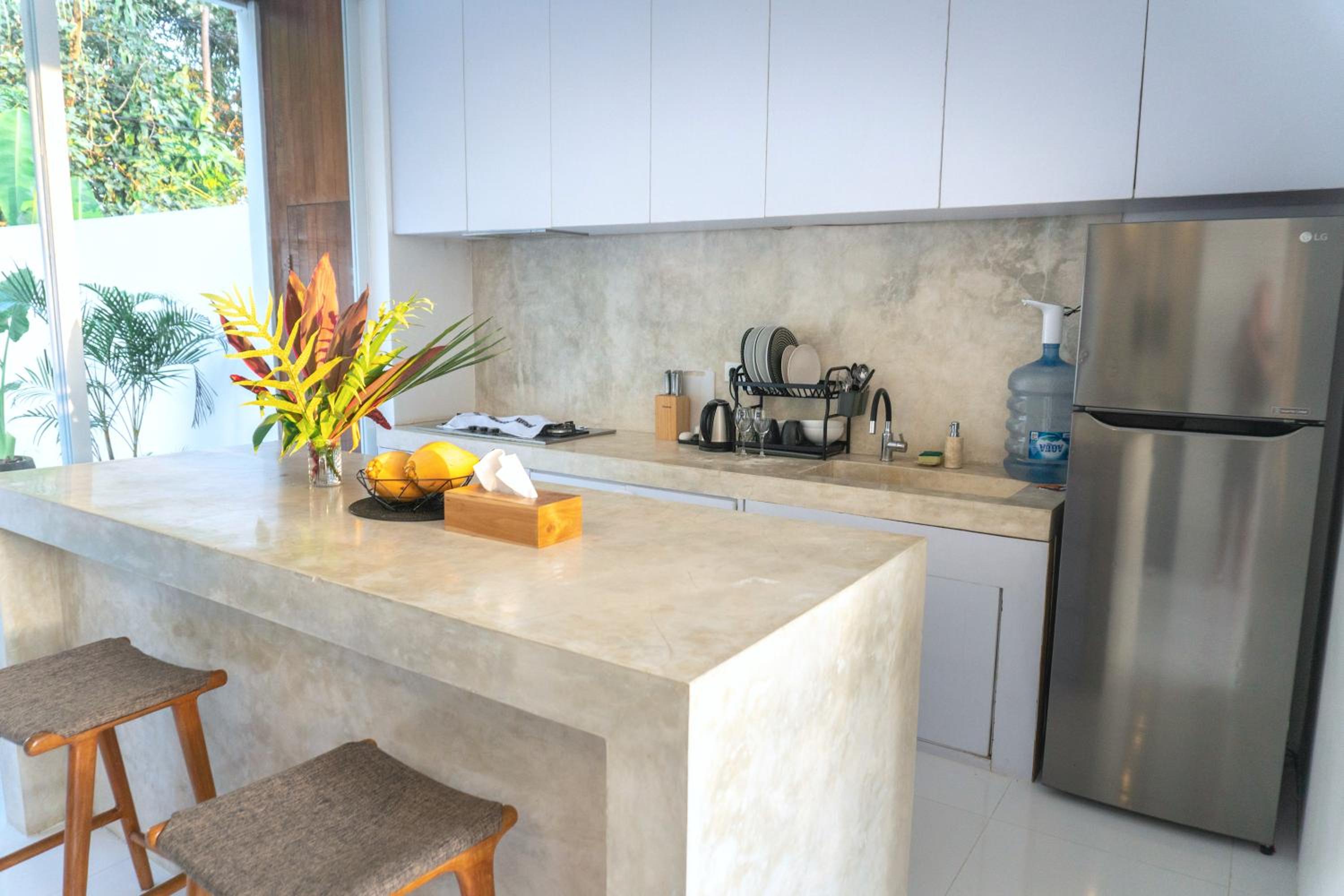 White butterfly Villa, Kitchen & Pool, Quiet Ubud view 4