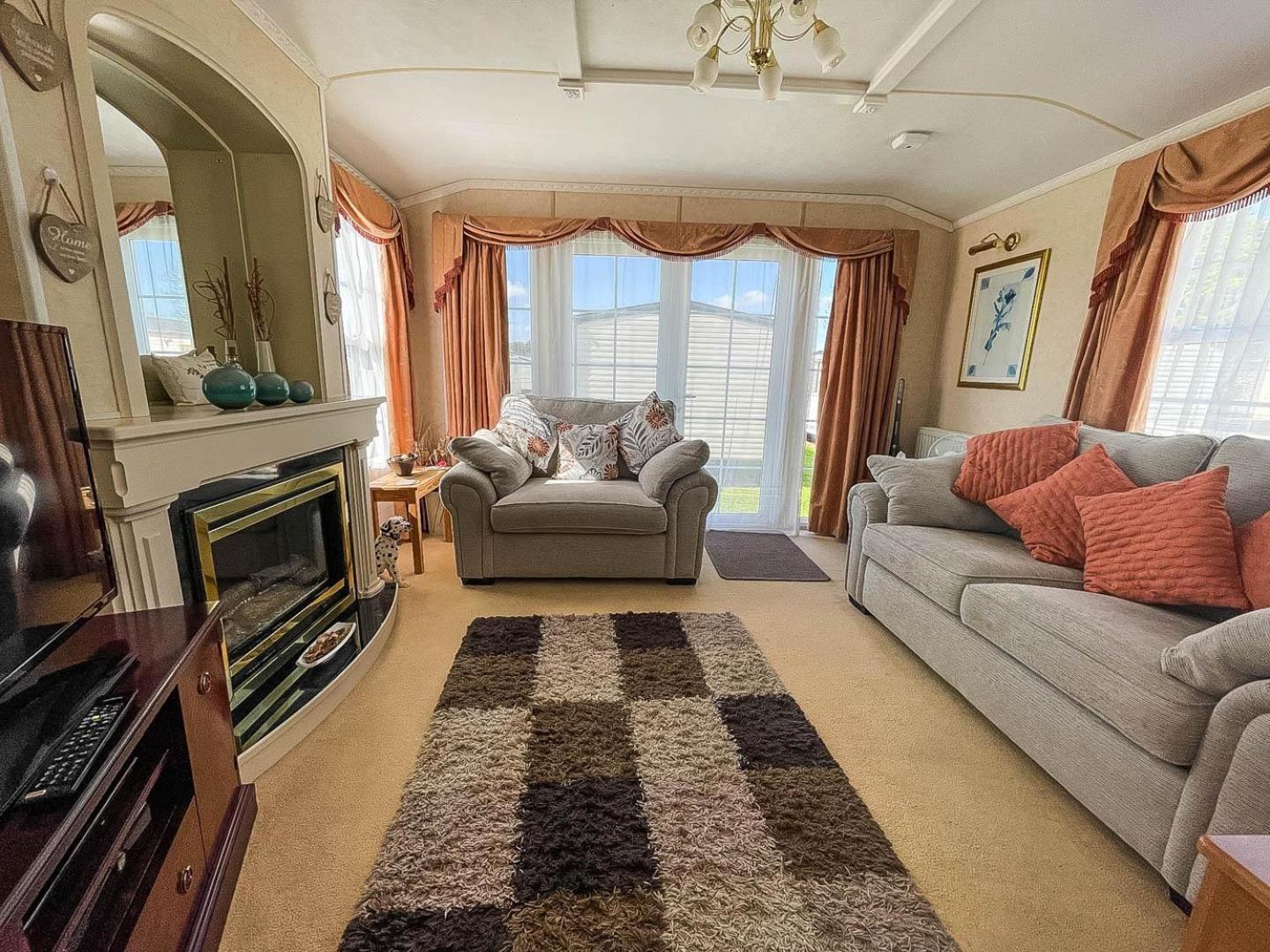 Brilliant 6 Berth Caravan For Hire At Sunnydale Park In Skegness Ref 35076af view 3