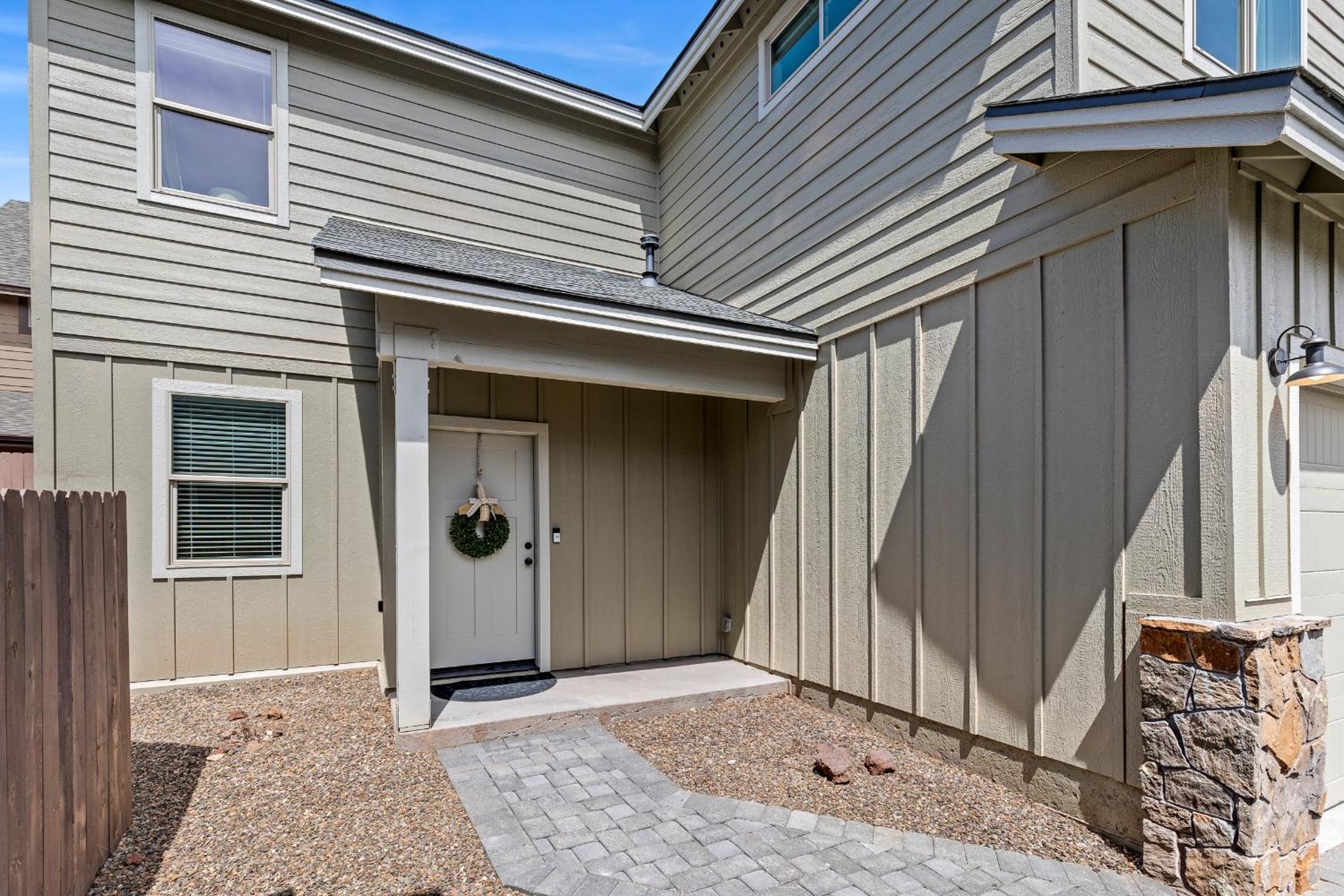 Hotel Serene Escape - Central to Grand Canyon and Sedona! - Image 1