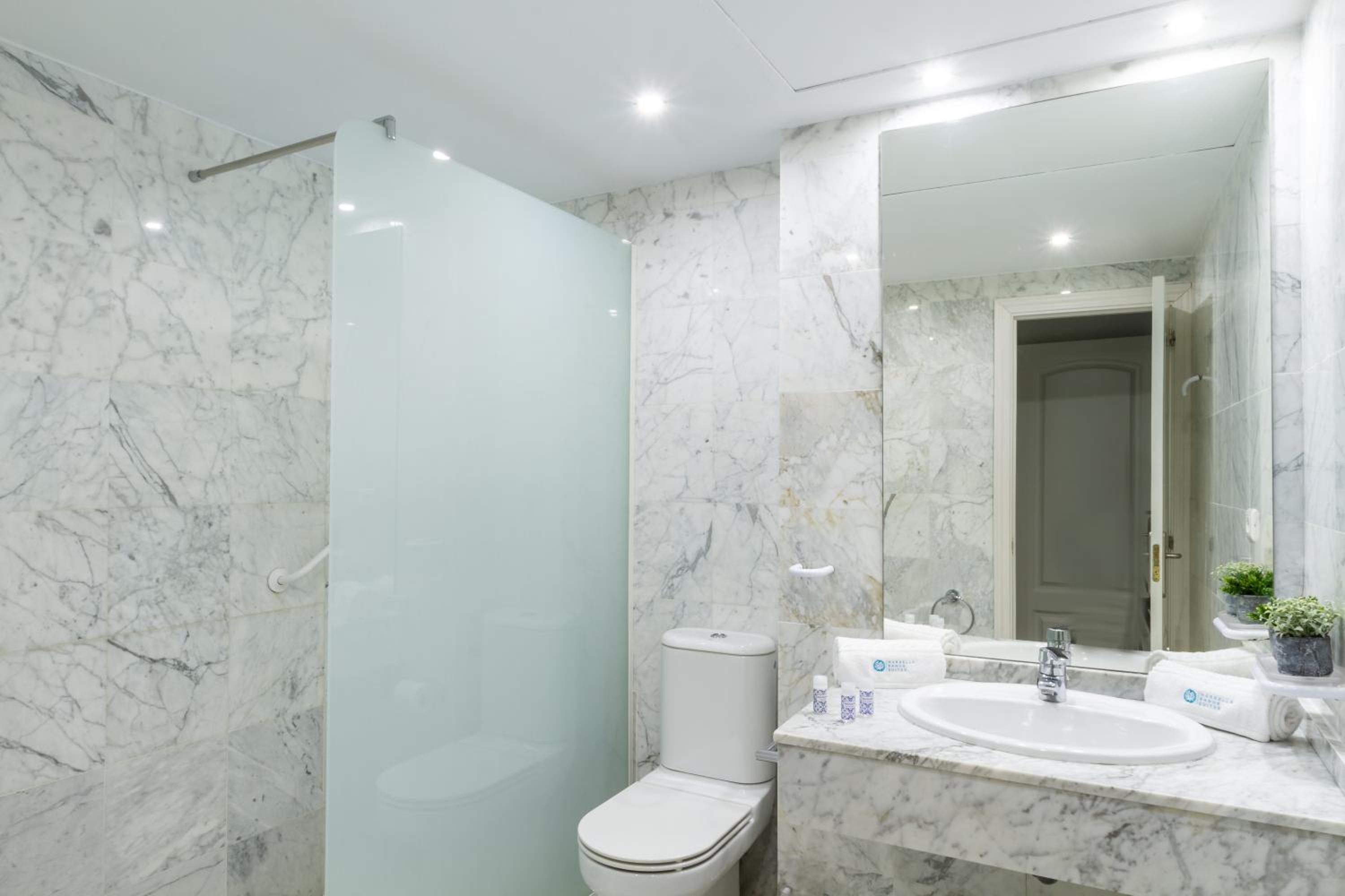 MARBELLA BANUS SUITES - Banus Playa Rocio Beachfront Complex