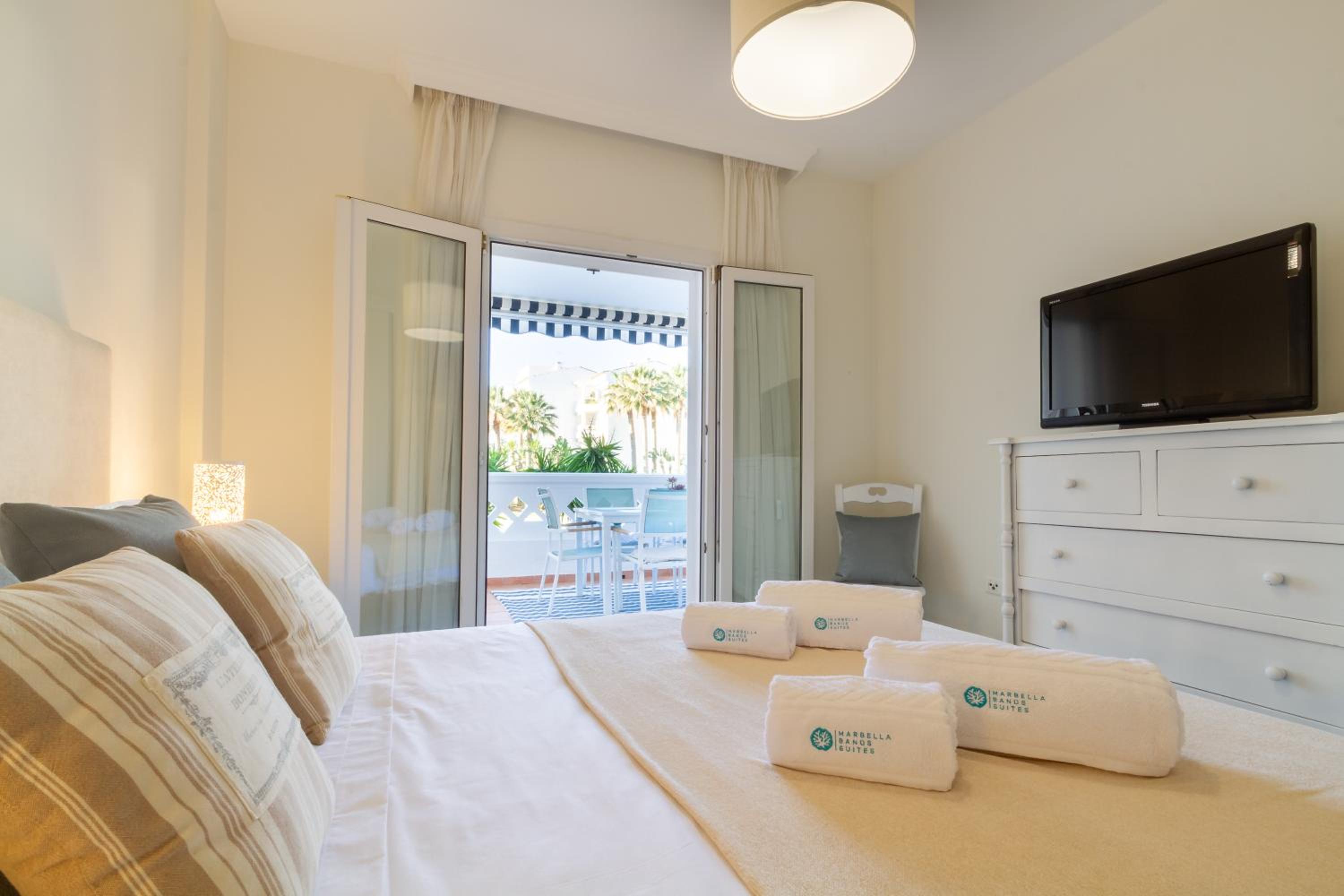MARBELLA BANUS SUITES - Banus Playa Rocio Beachfront Complex