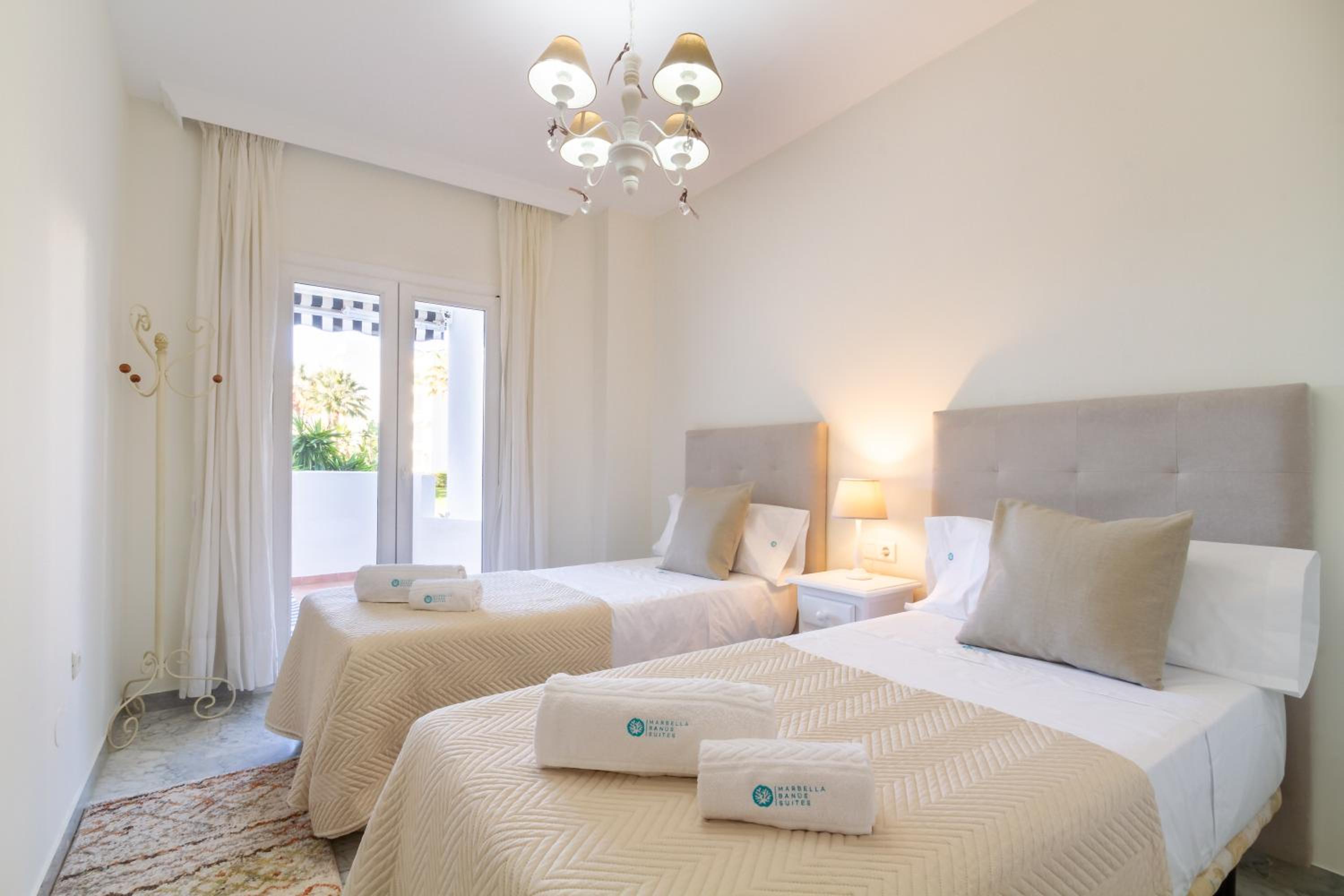 MARBELLA BANUS SUITES - Banus Playa Rocio Beachfront Complex
