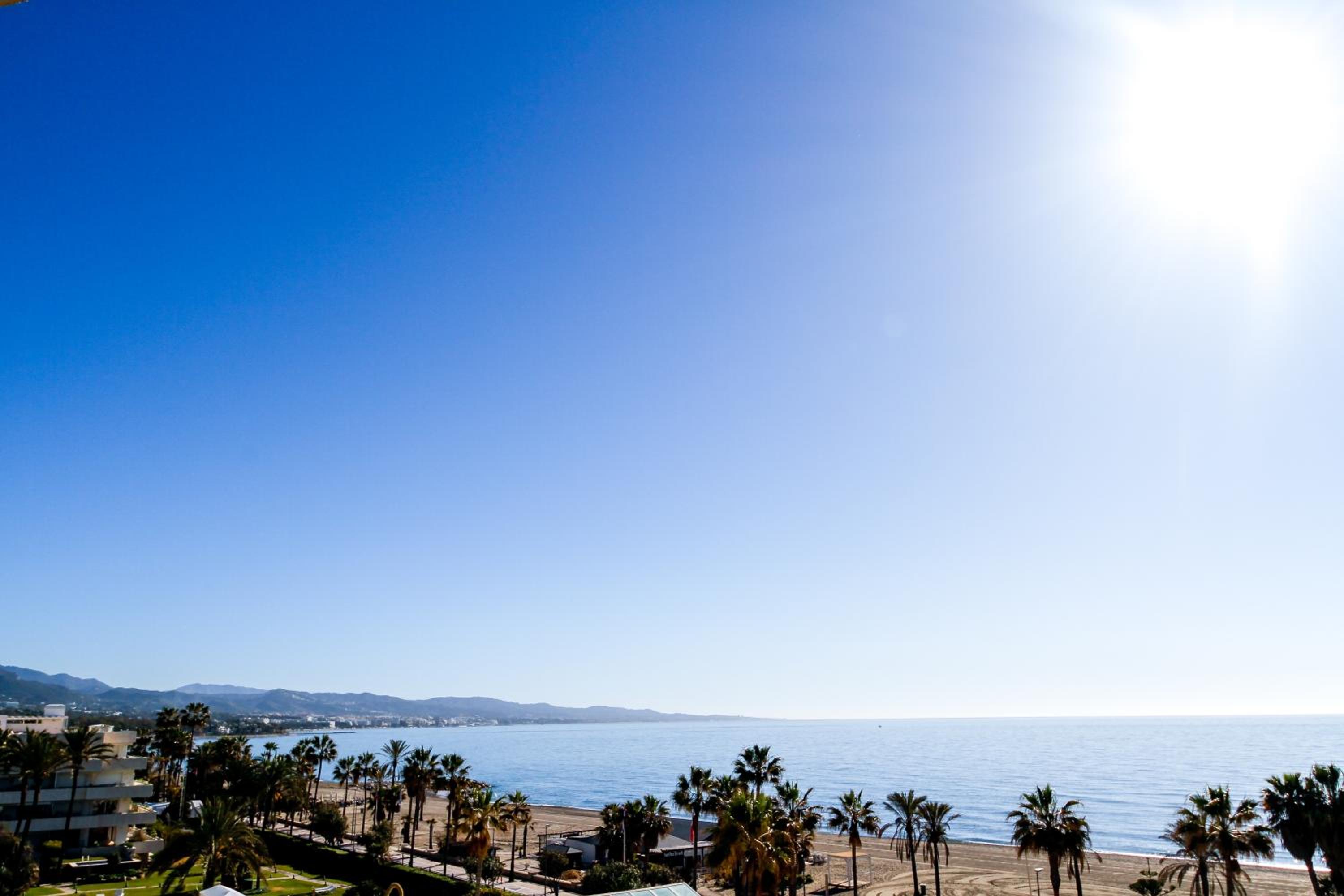 MARBELLA BANUS SUITES - Banus Playa Rocio Beachfront Complex