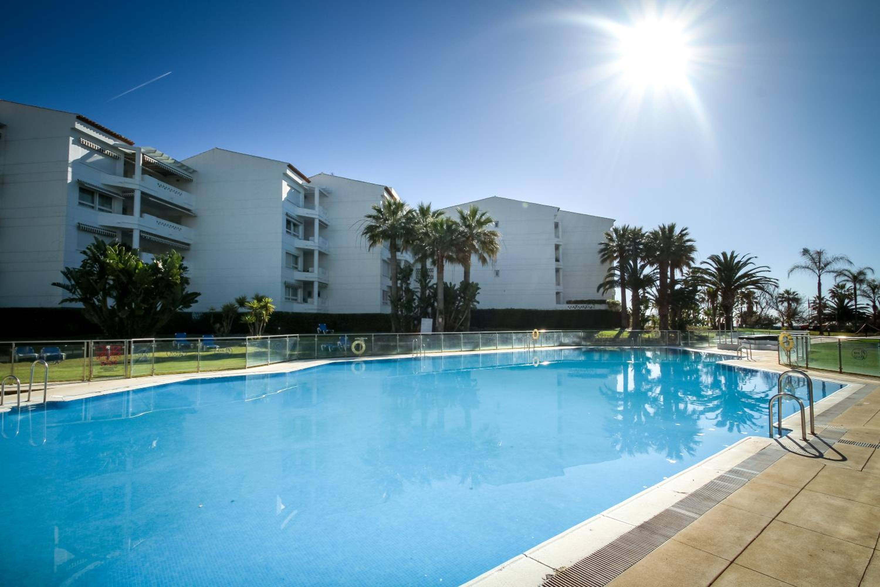 MARBELLA BANUS SUITES - Banus Playa Rocio Beachfront Complex