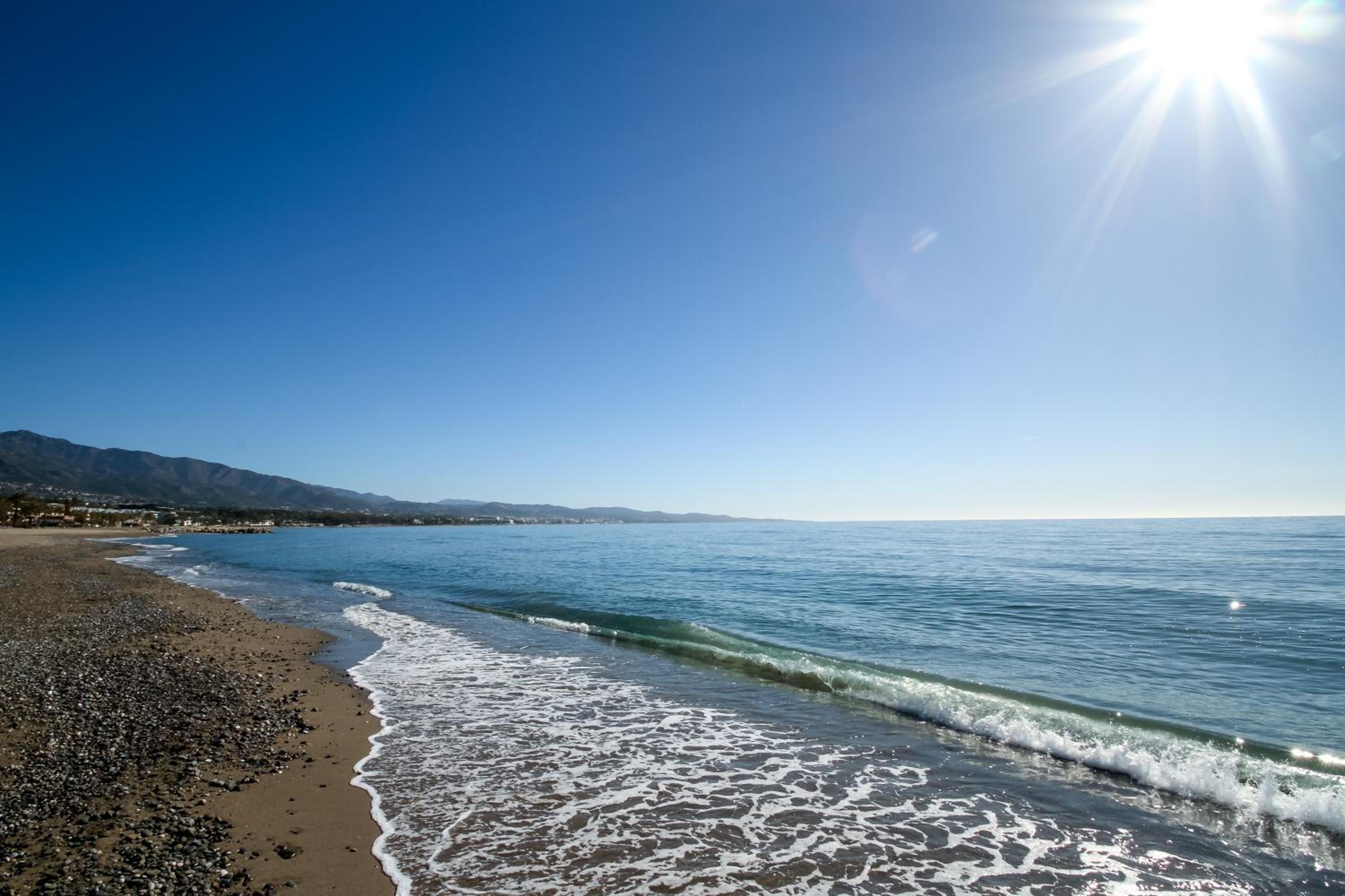 MARBELLA BANUS SUITES - Banus Playa Rocio Beachfront Complex