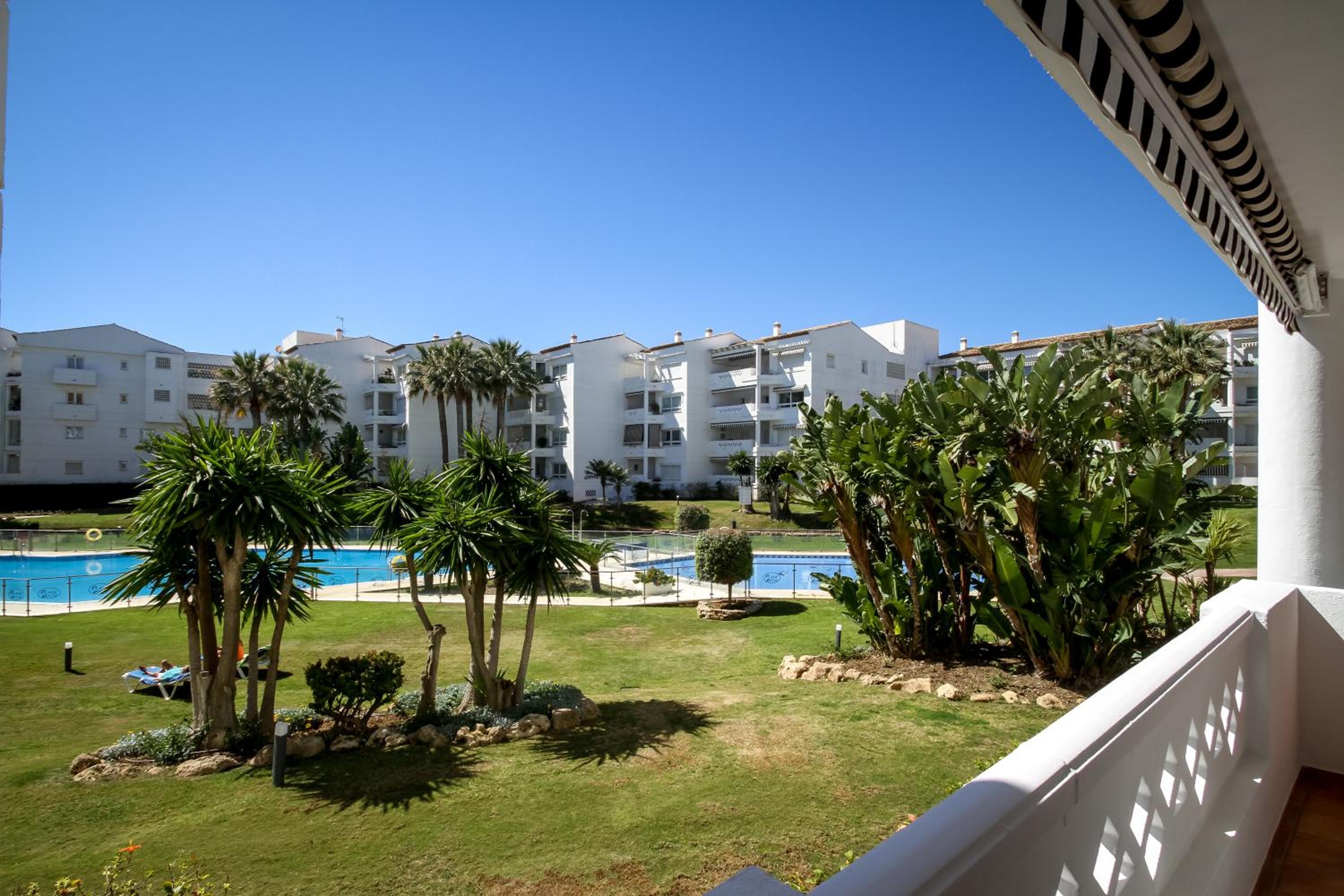 MARBELLA BANUS SUITES - Banus Playa Rocio Beachfront Complex