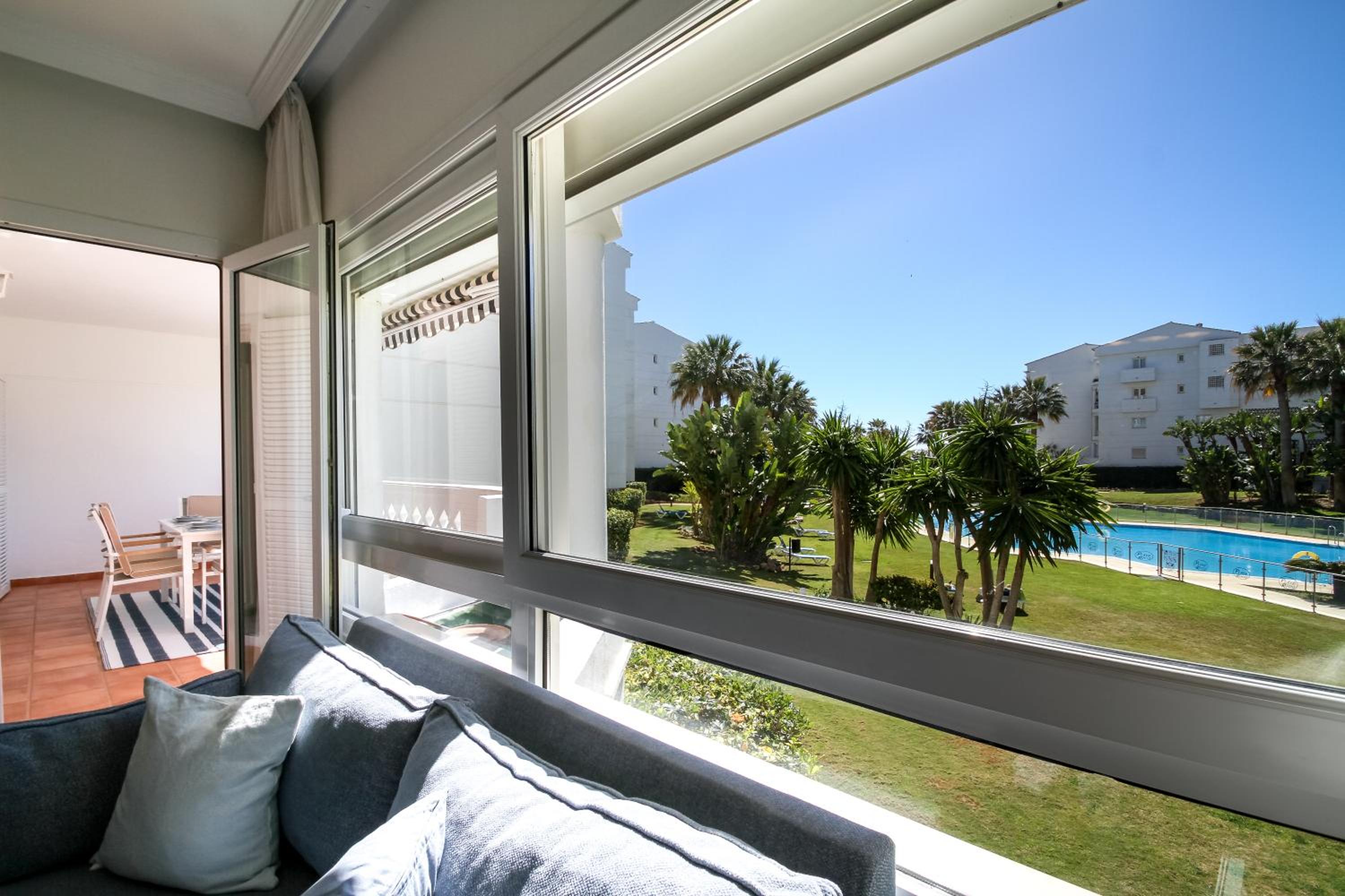 MARBELLA BANUS SUITES - Banus Playa Rocio Beachfront Complex