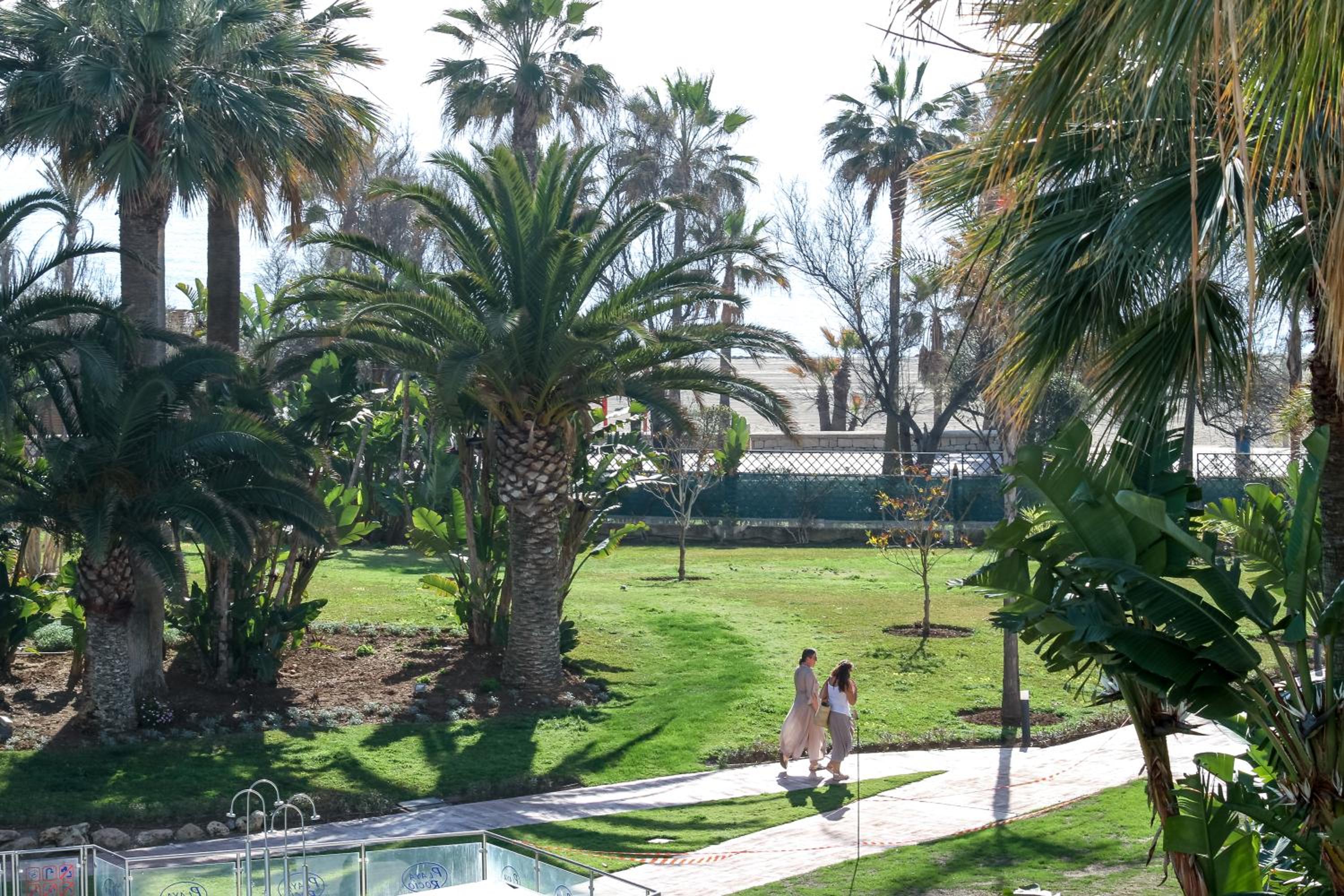 MARBELLA BANUS SUITES - Banus Playa Rocio Beachfront Complex