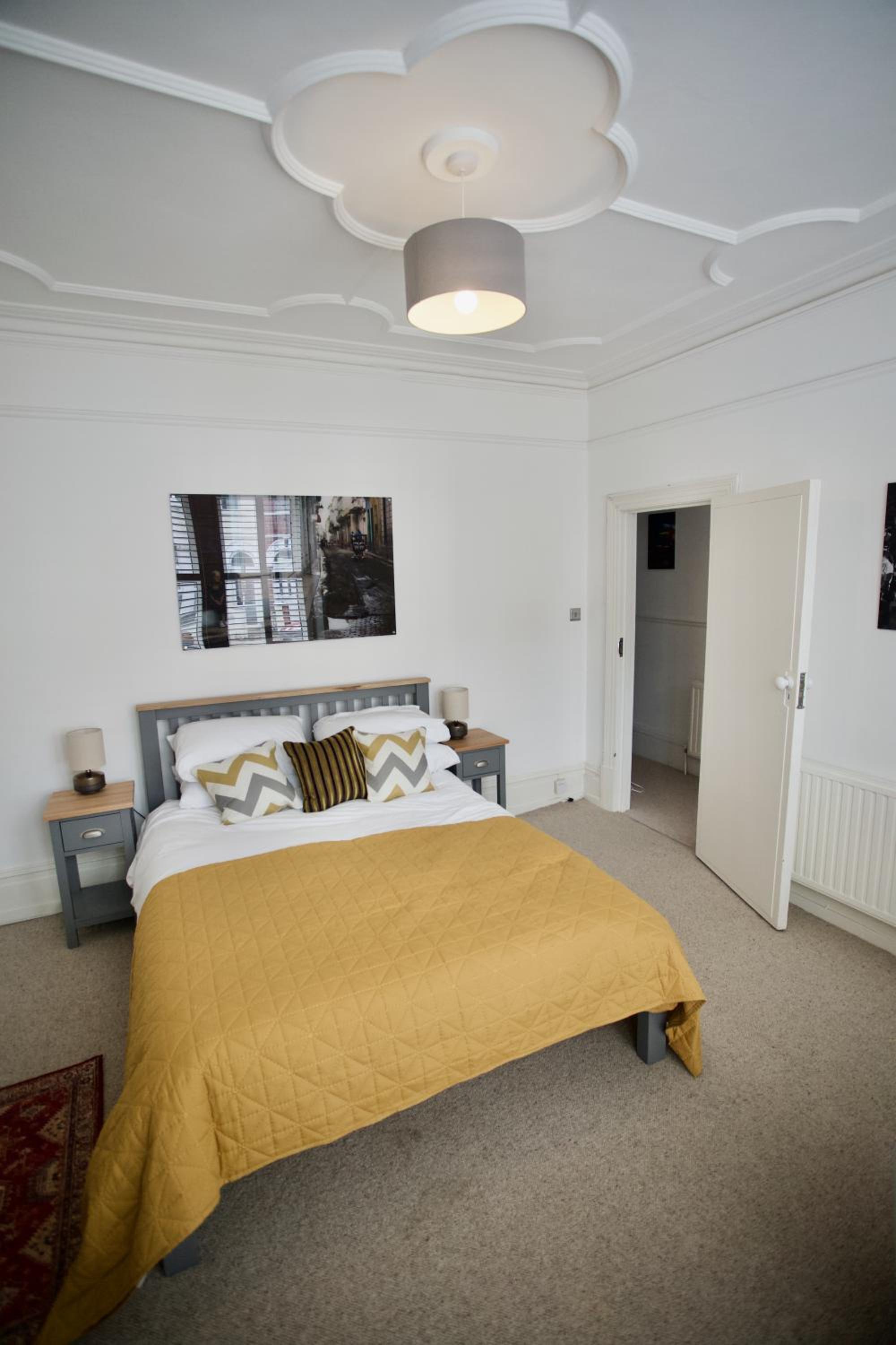 Stunning London NW2 flat - Great Location!