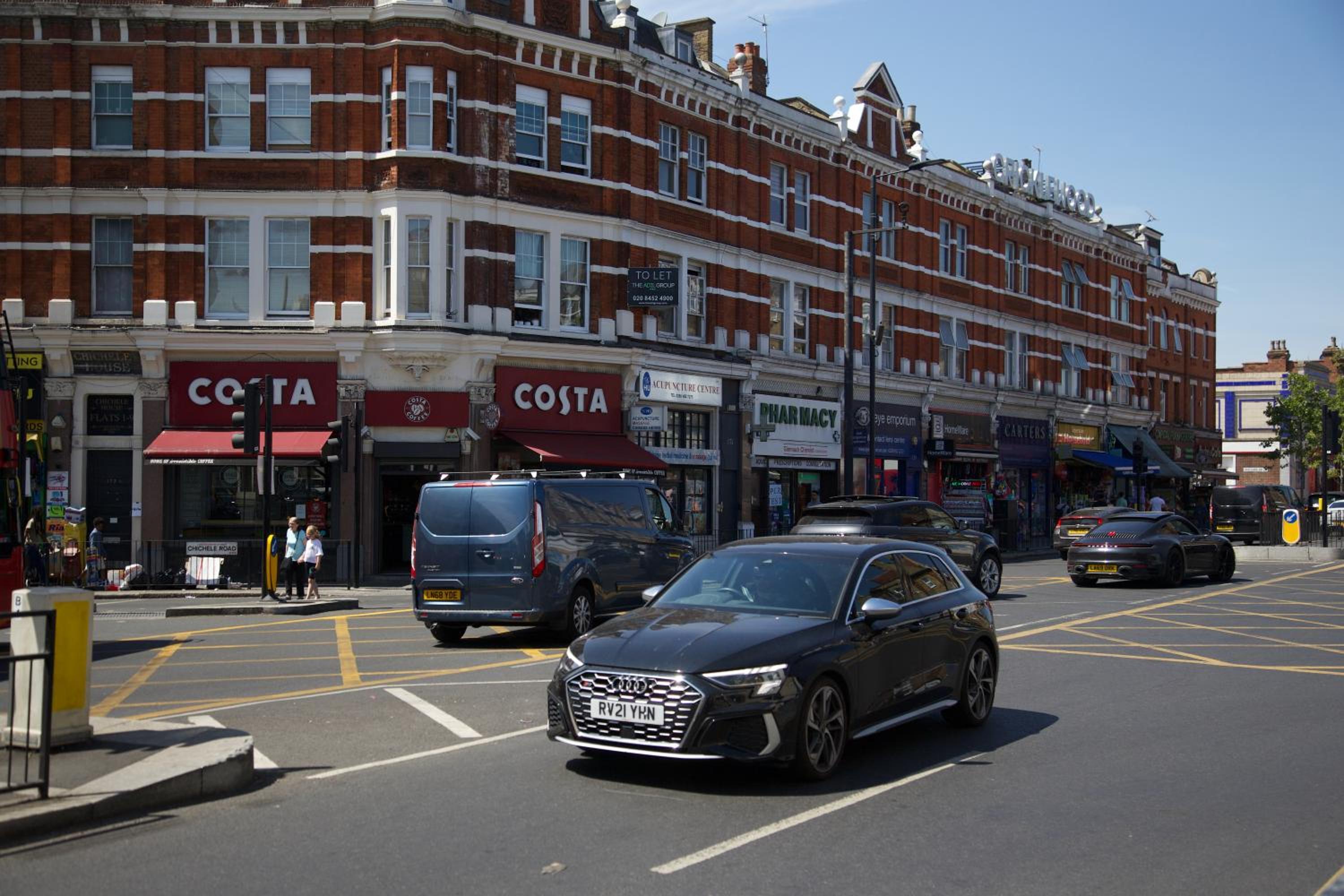 Stunning London NW2 flat - Great Location!