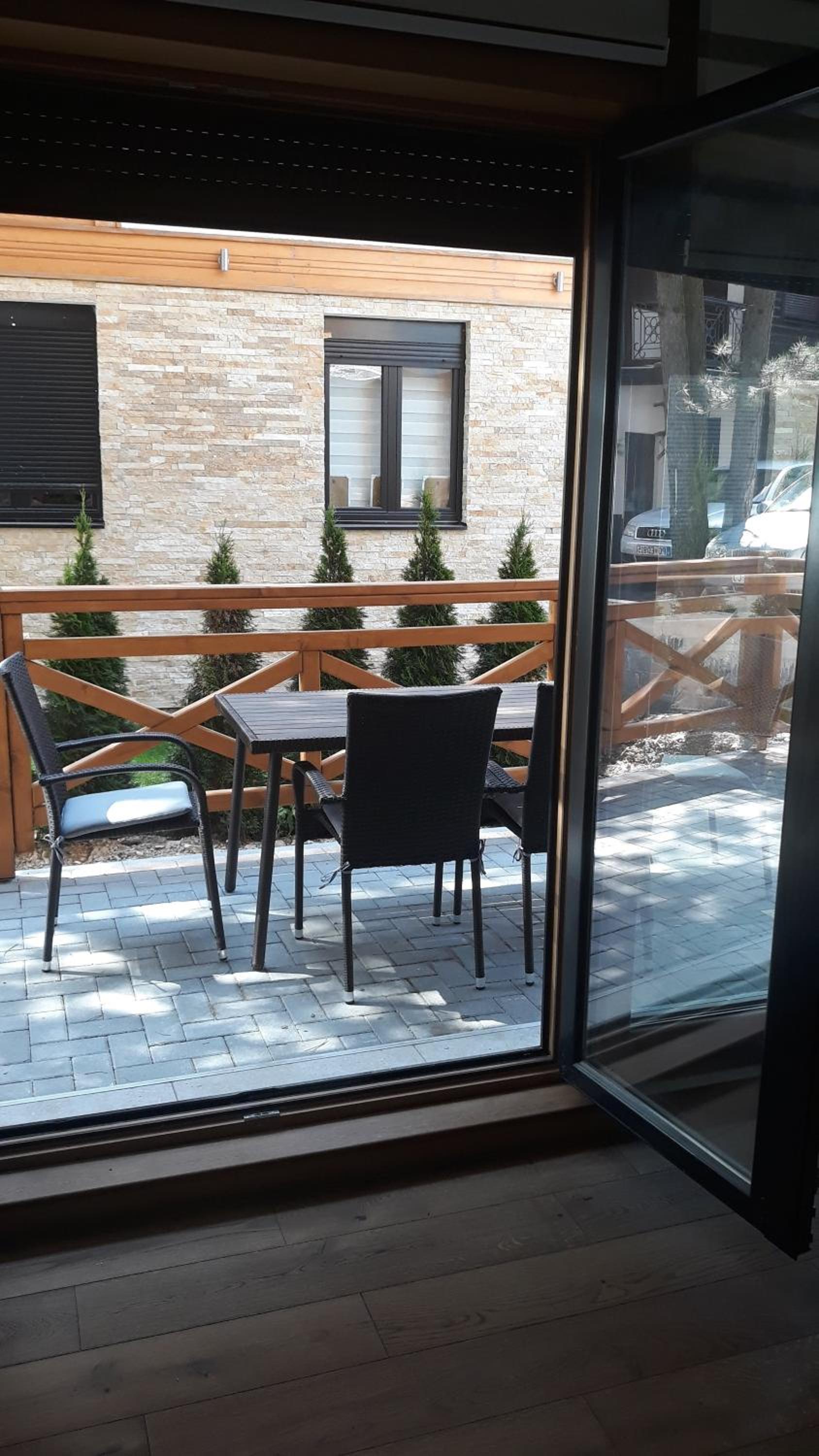 Apartman Giron