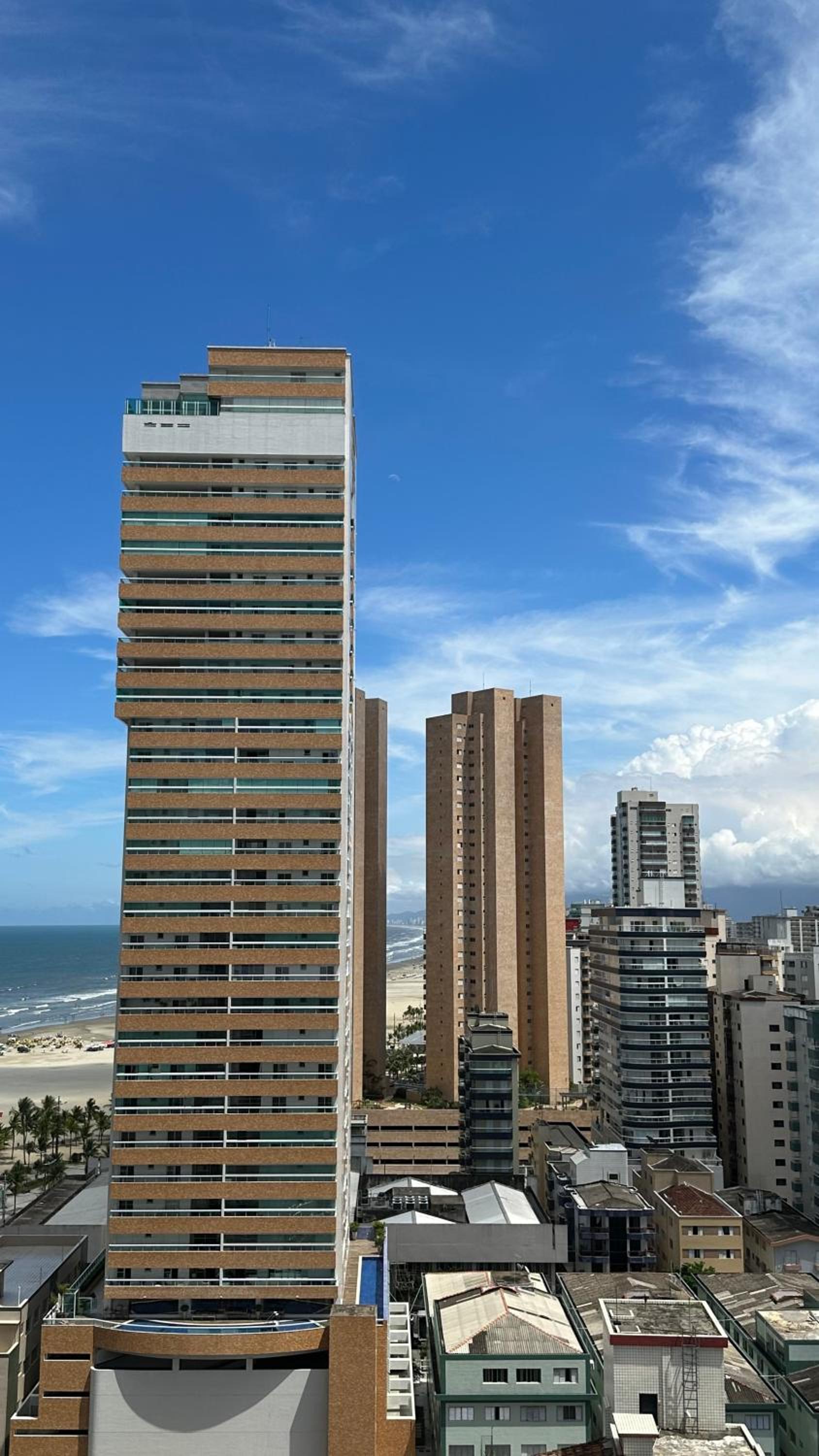 Apartamento Aconchegante e Elegante com Ar-Condicionado, Piscina, Garagem e Varanda Gourmet a 3 min da Praia