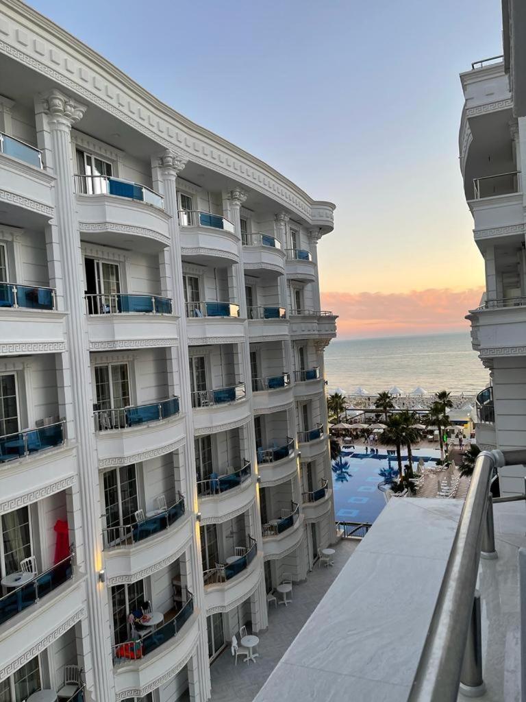 Armando Apartments