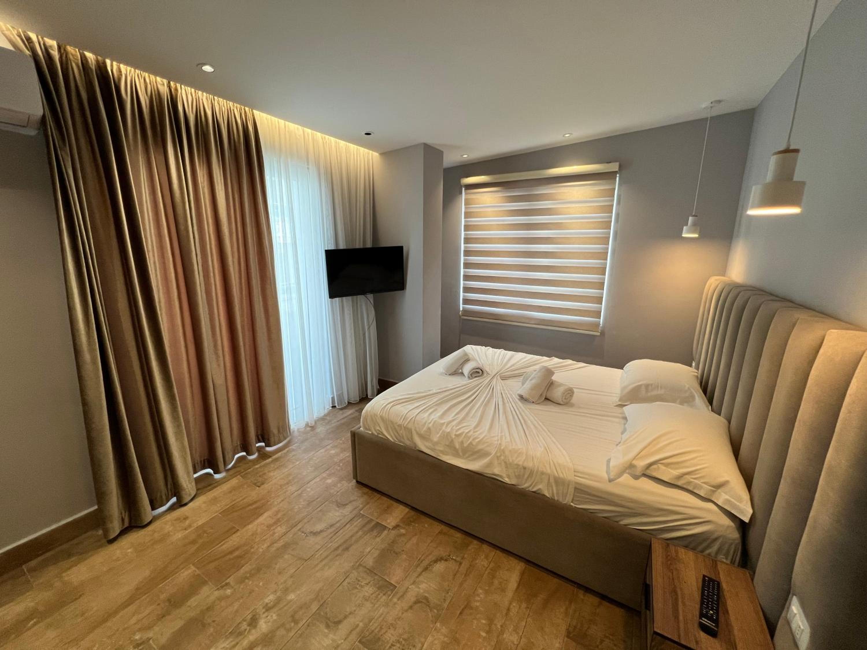 Armando Apartments