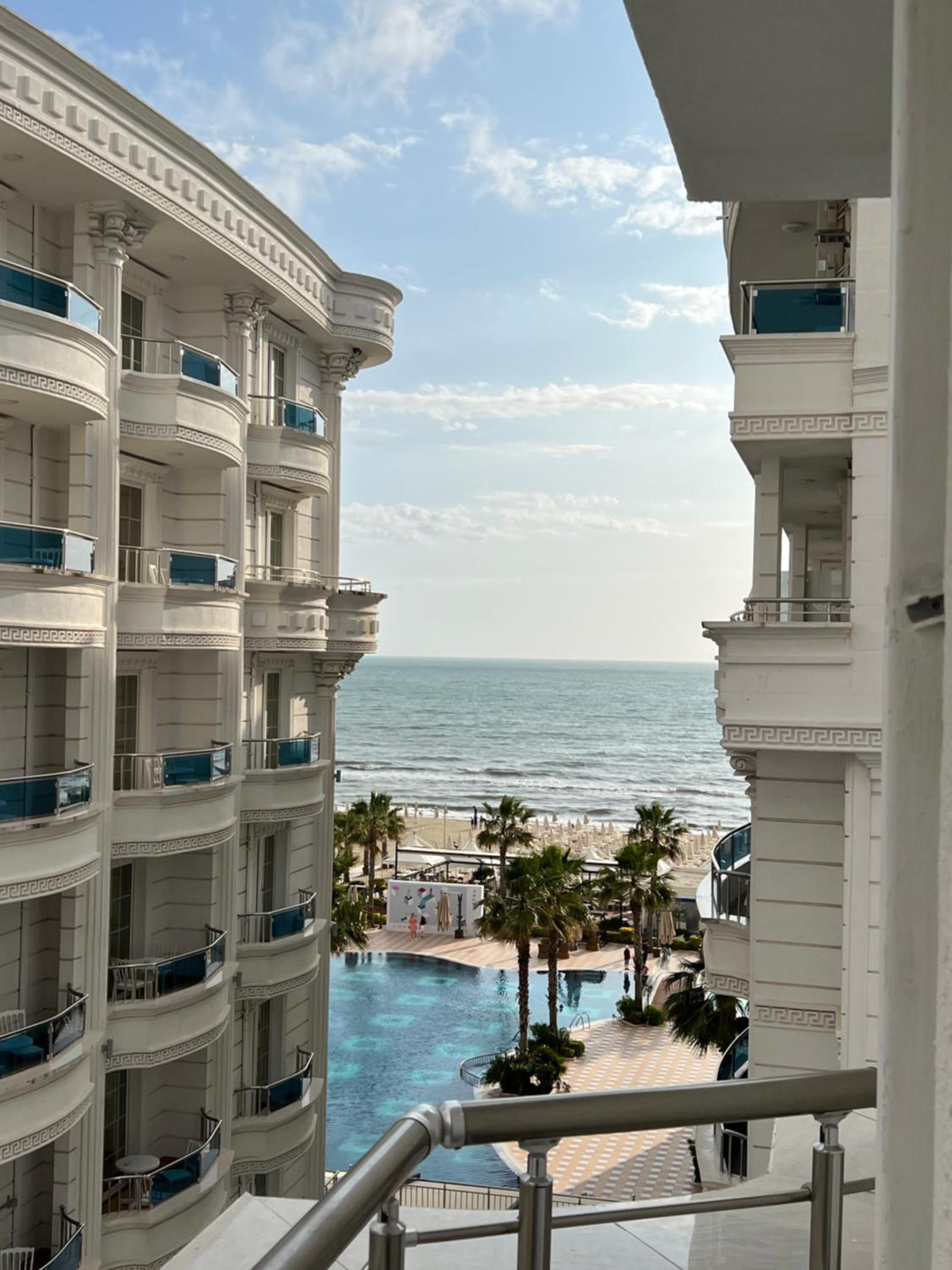 Armando Apartments