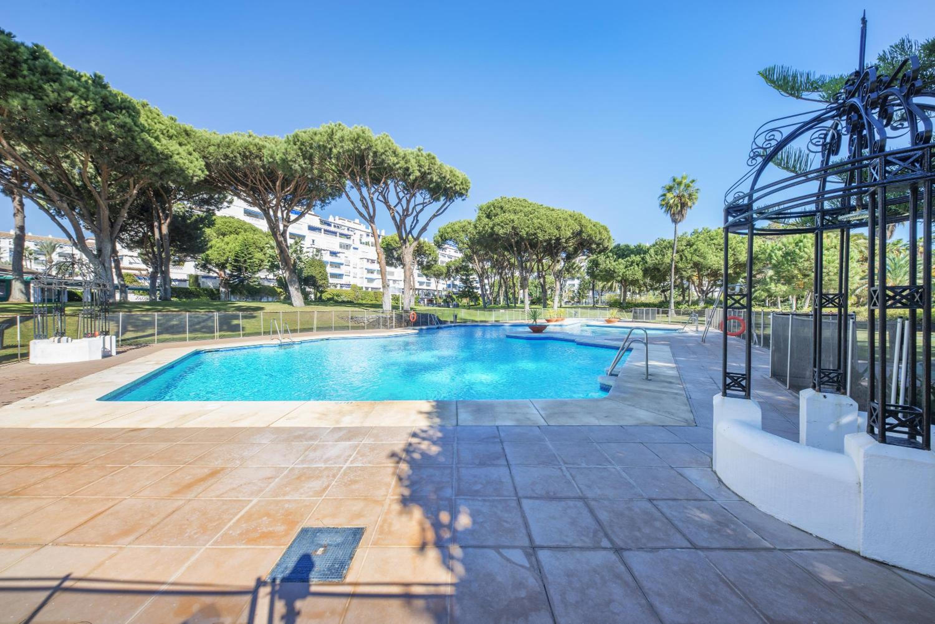 Beachside Puerto Banus Luxury Aprt3