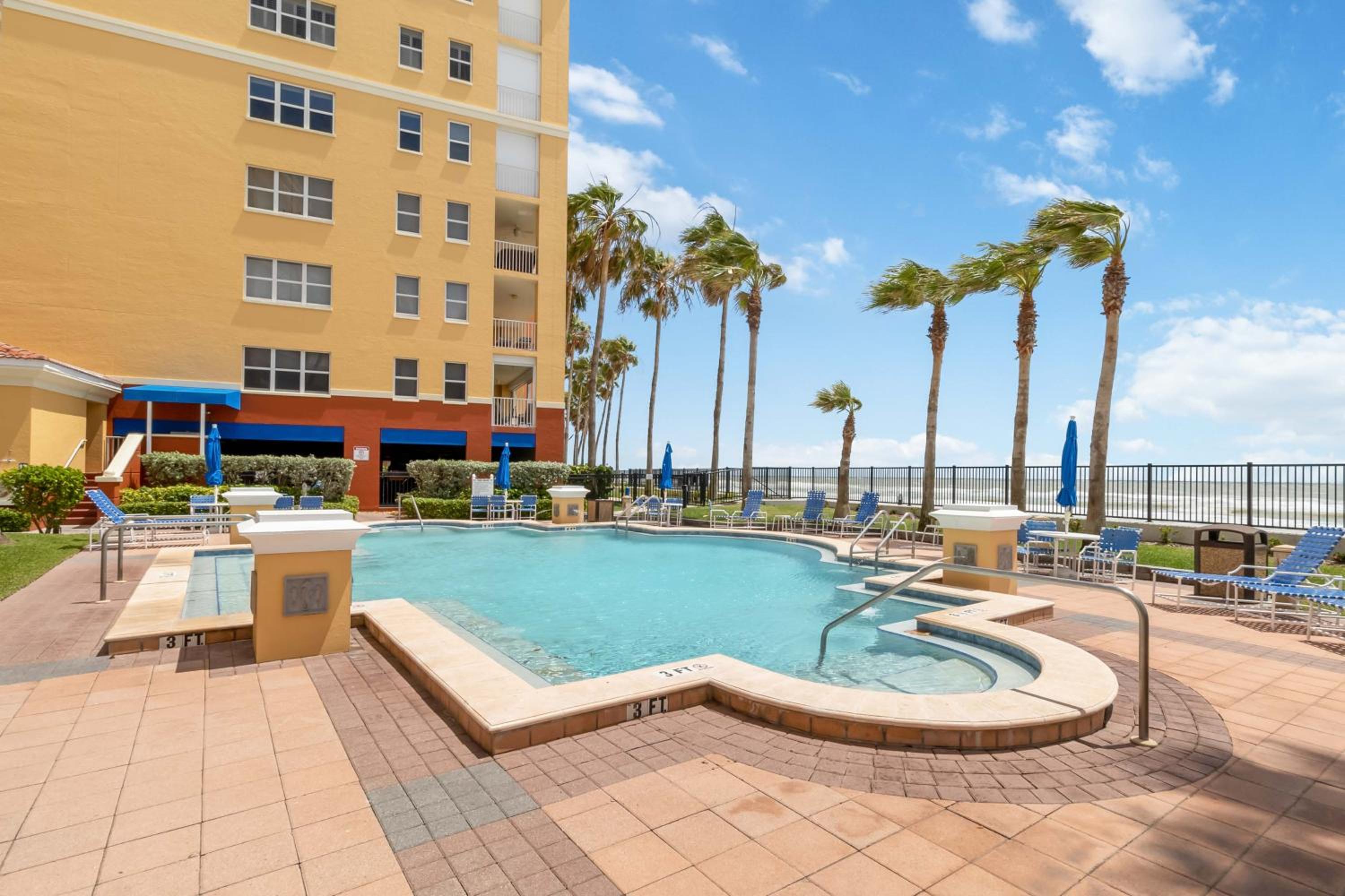 Direct Beachfront - 3B2B - The Tides #266 view 3