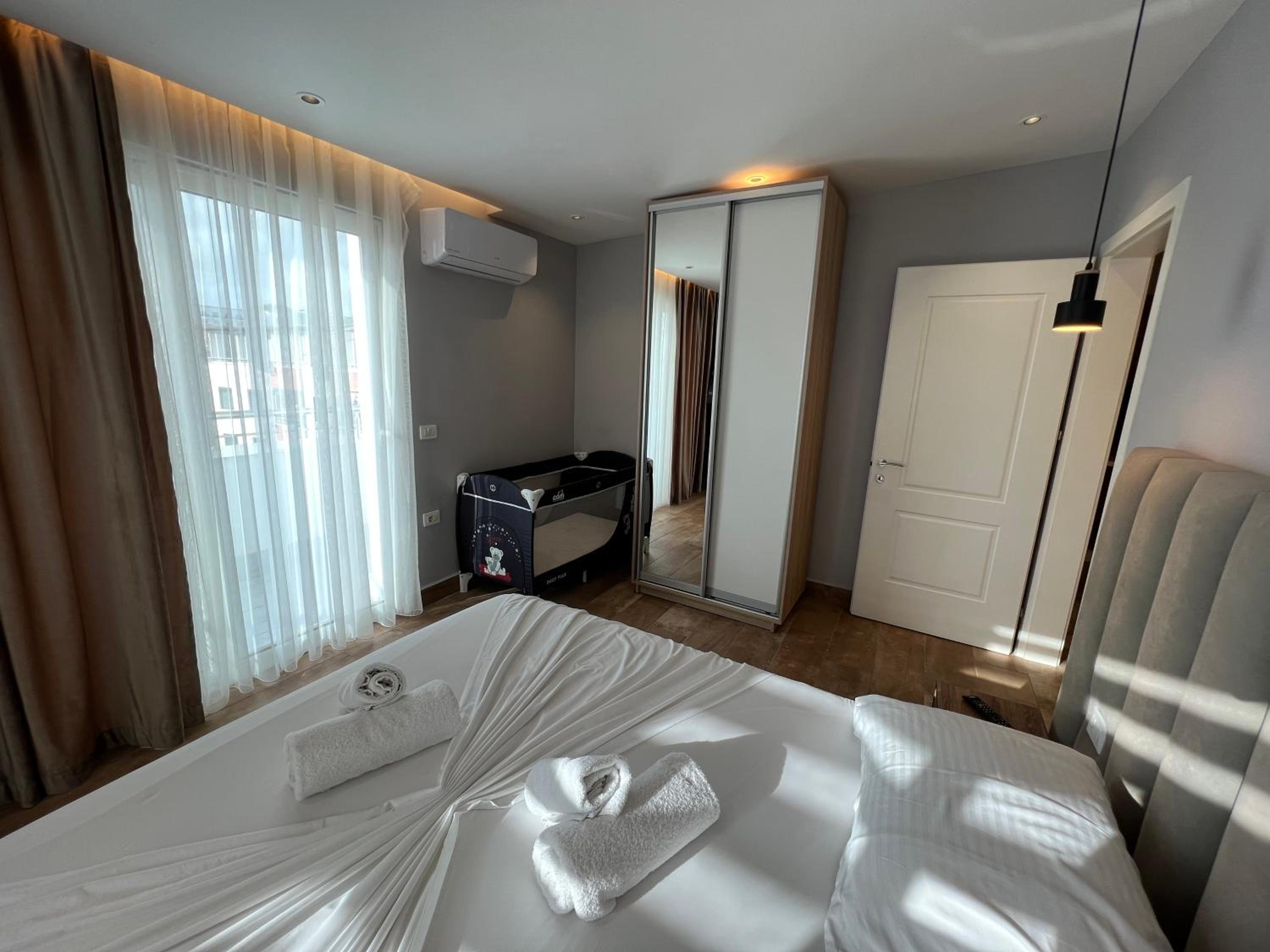 Armando Apartments