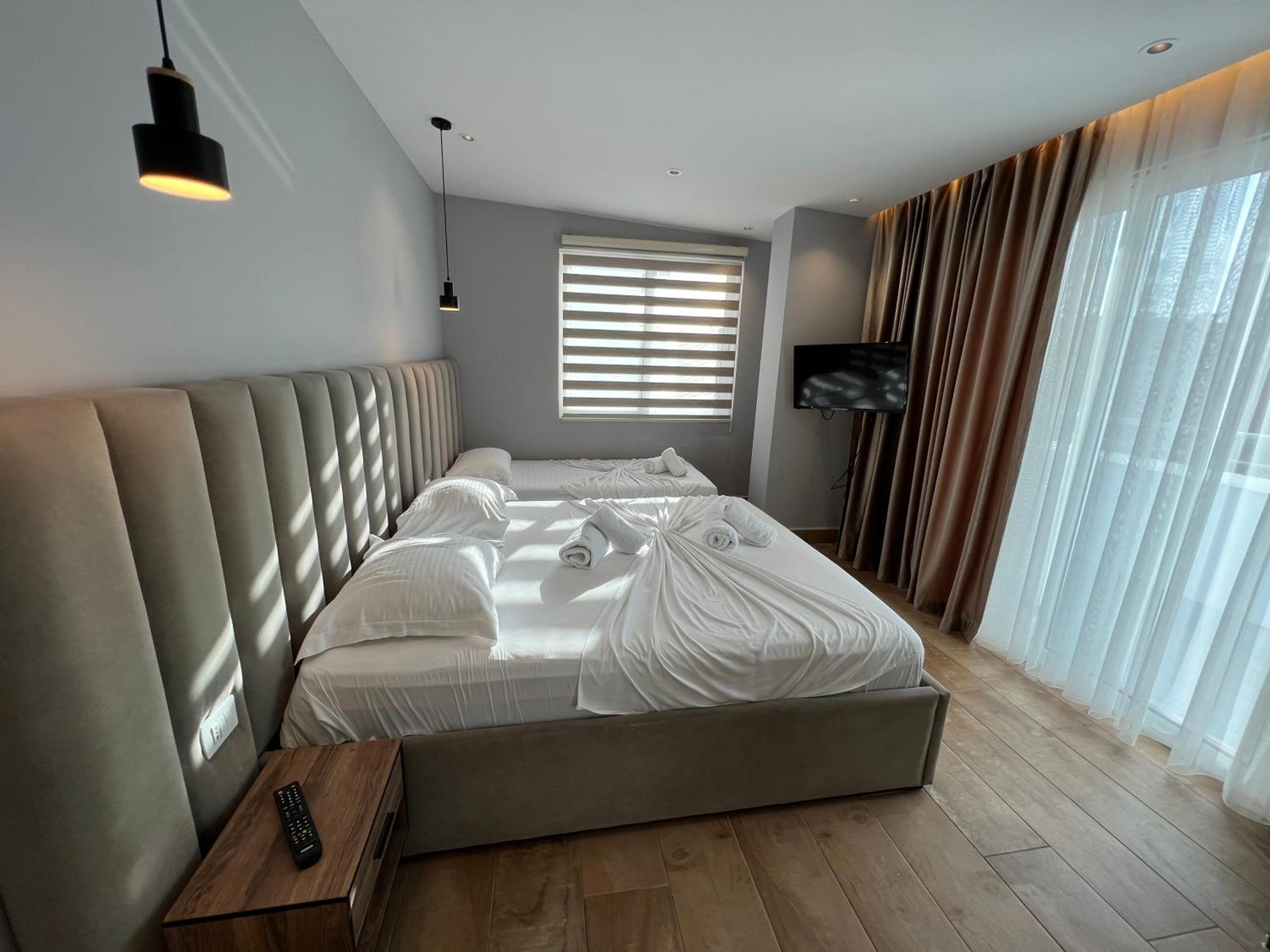 Armando Apartments