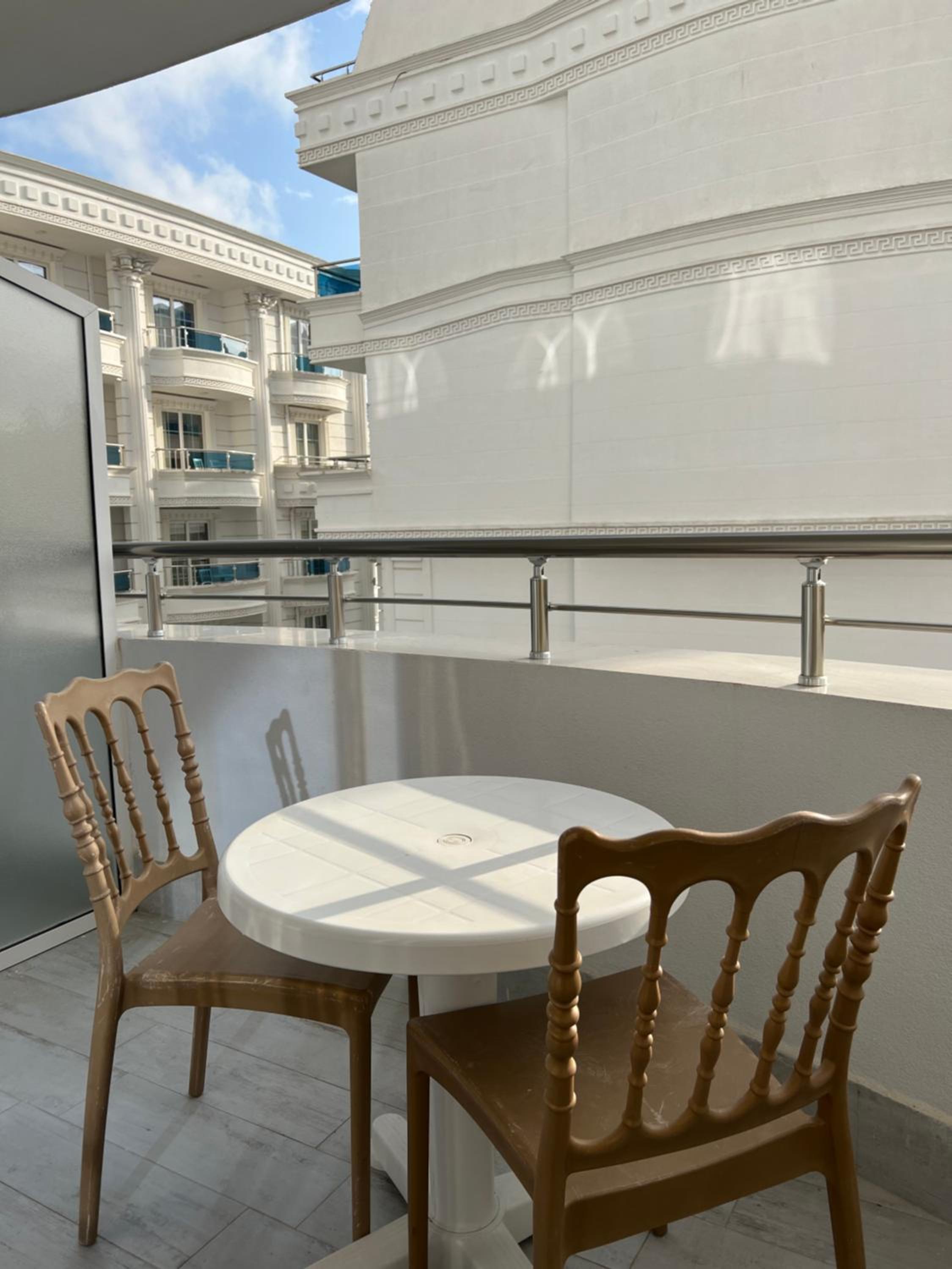 Armando Apartments
