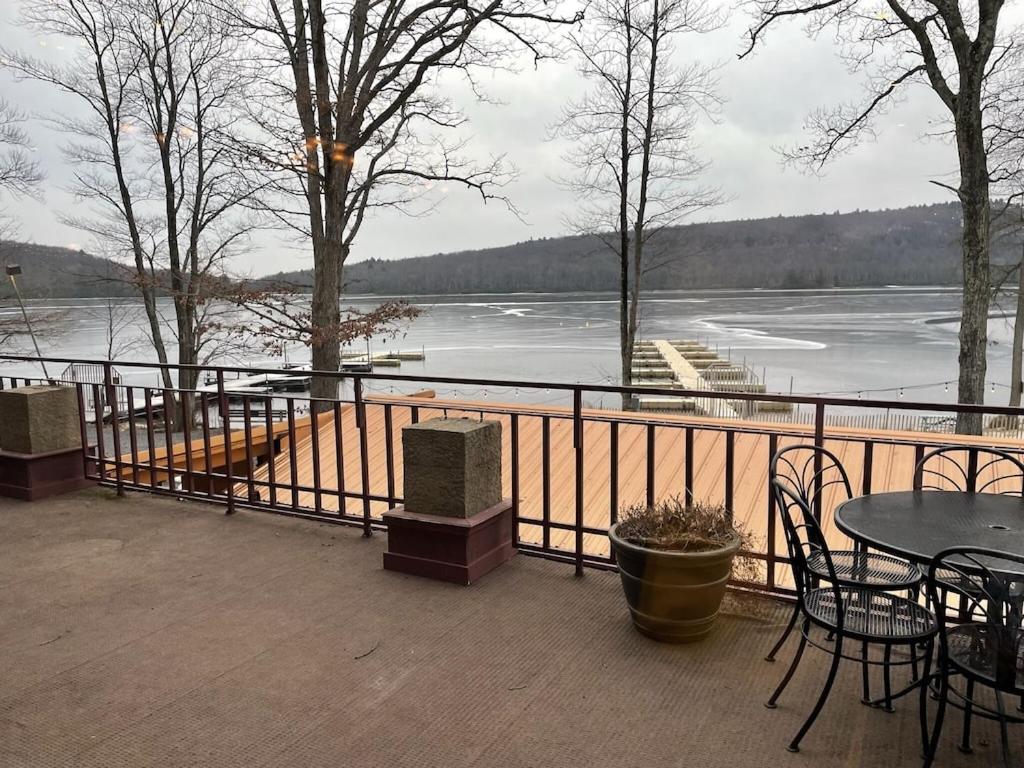 Beautiful Lake Harmony Townhouse at Big Boulder Lake and Ski Area view 3