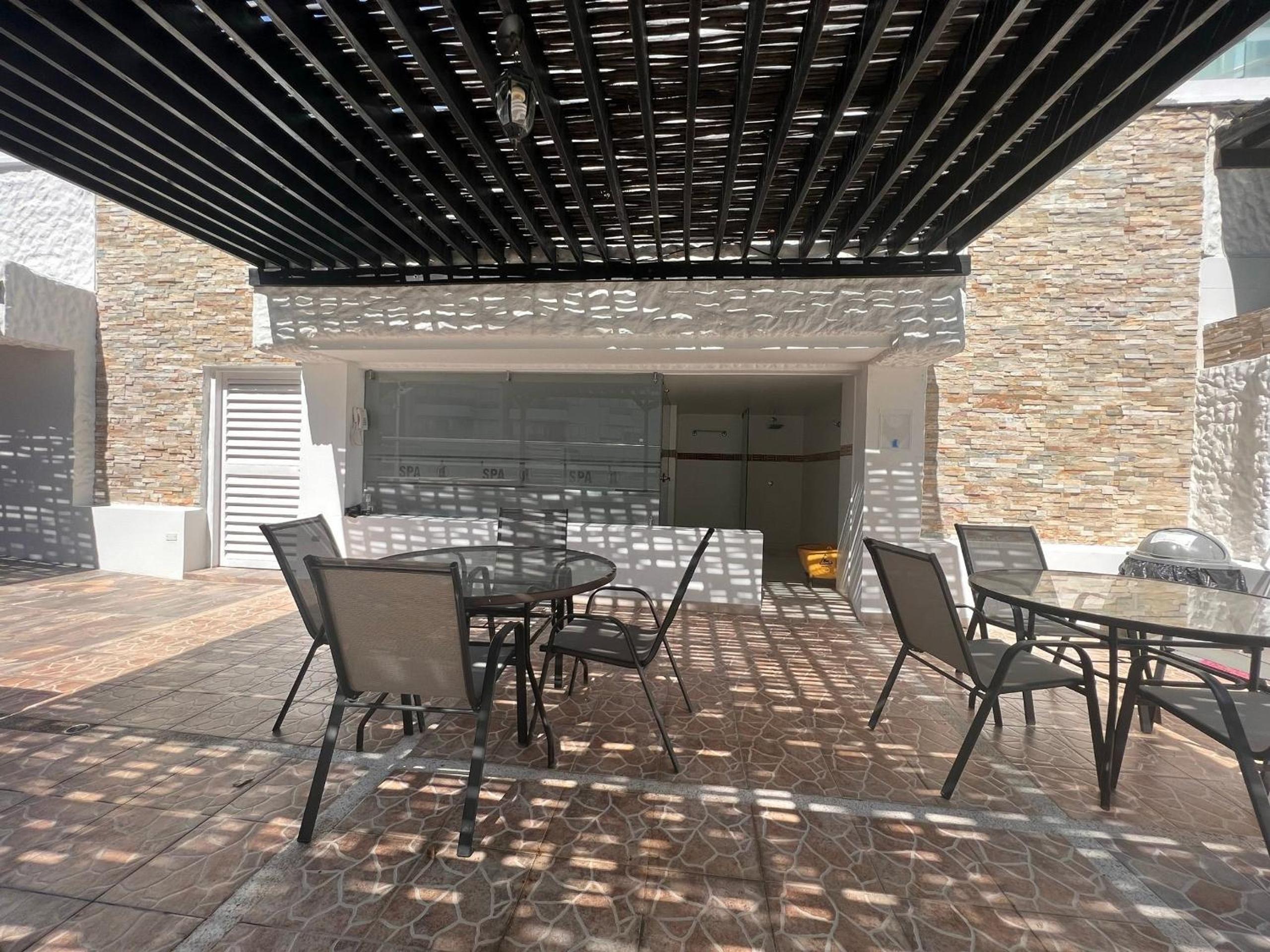 Apto con servicio de playa, terraza con vista 360