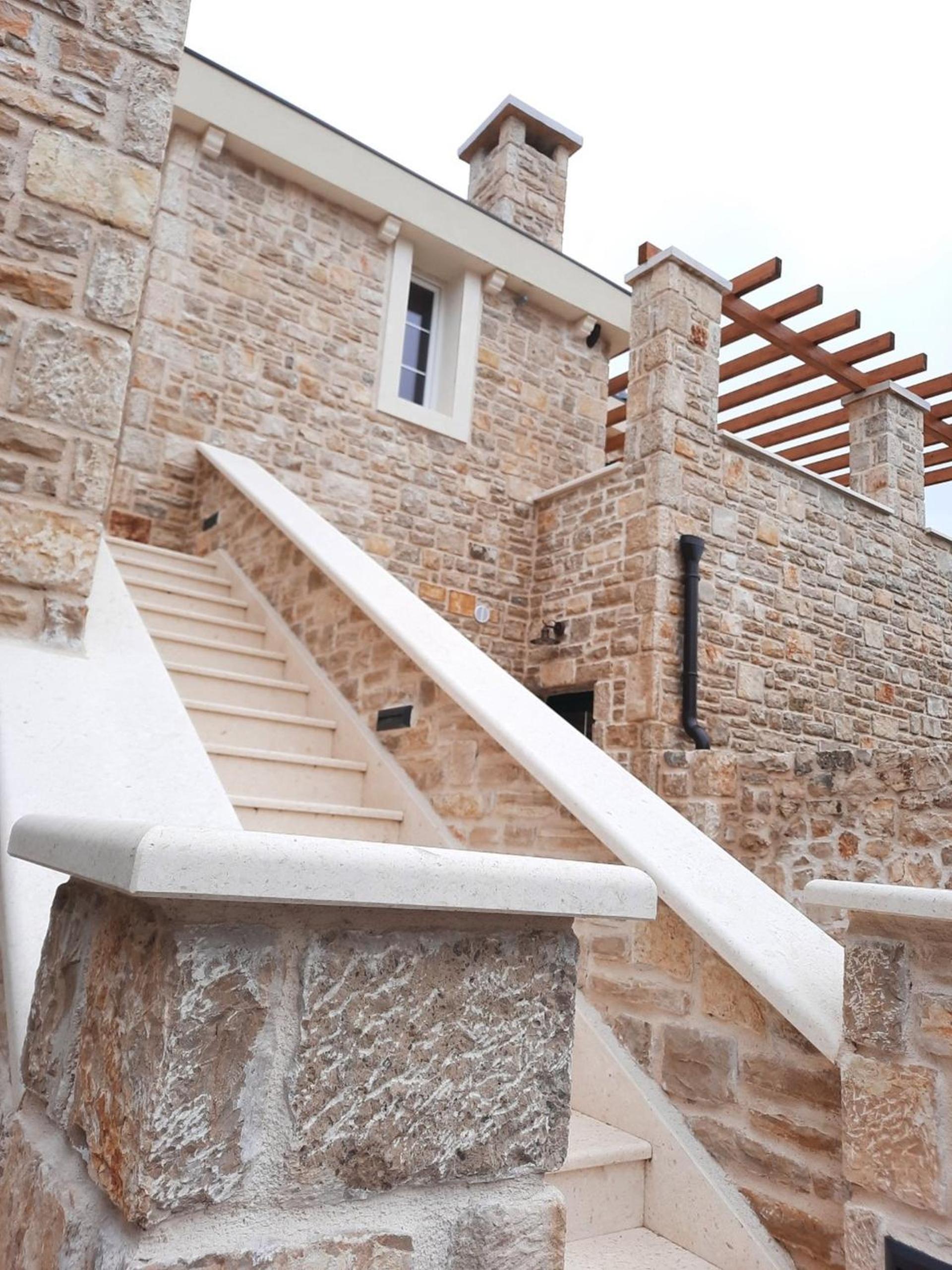 Castello Exclusive rooms with breakfast - by TA Leut Agency view 4
