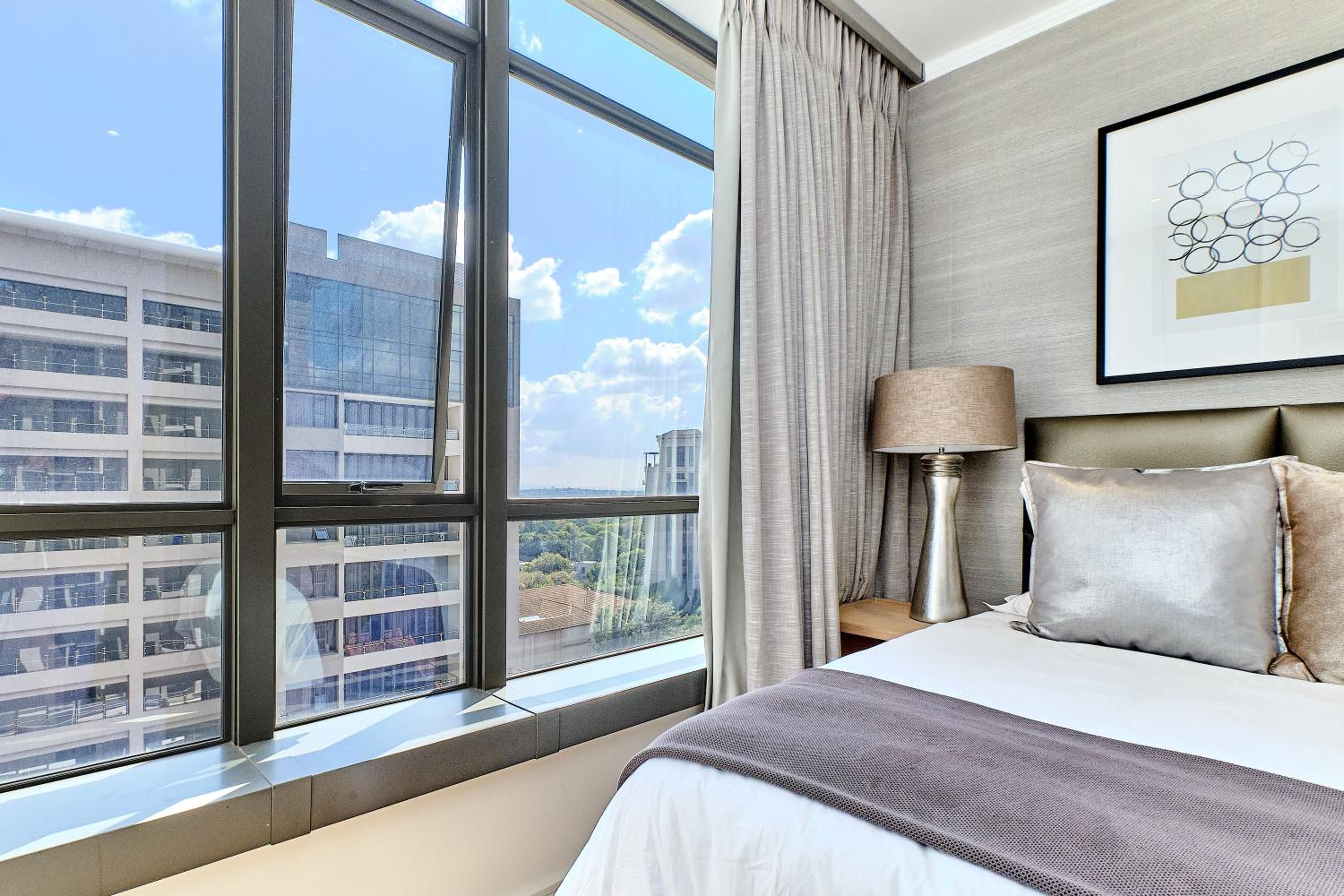 Elegant 2bed/2bath in Sandton