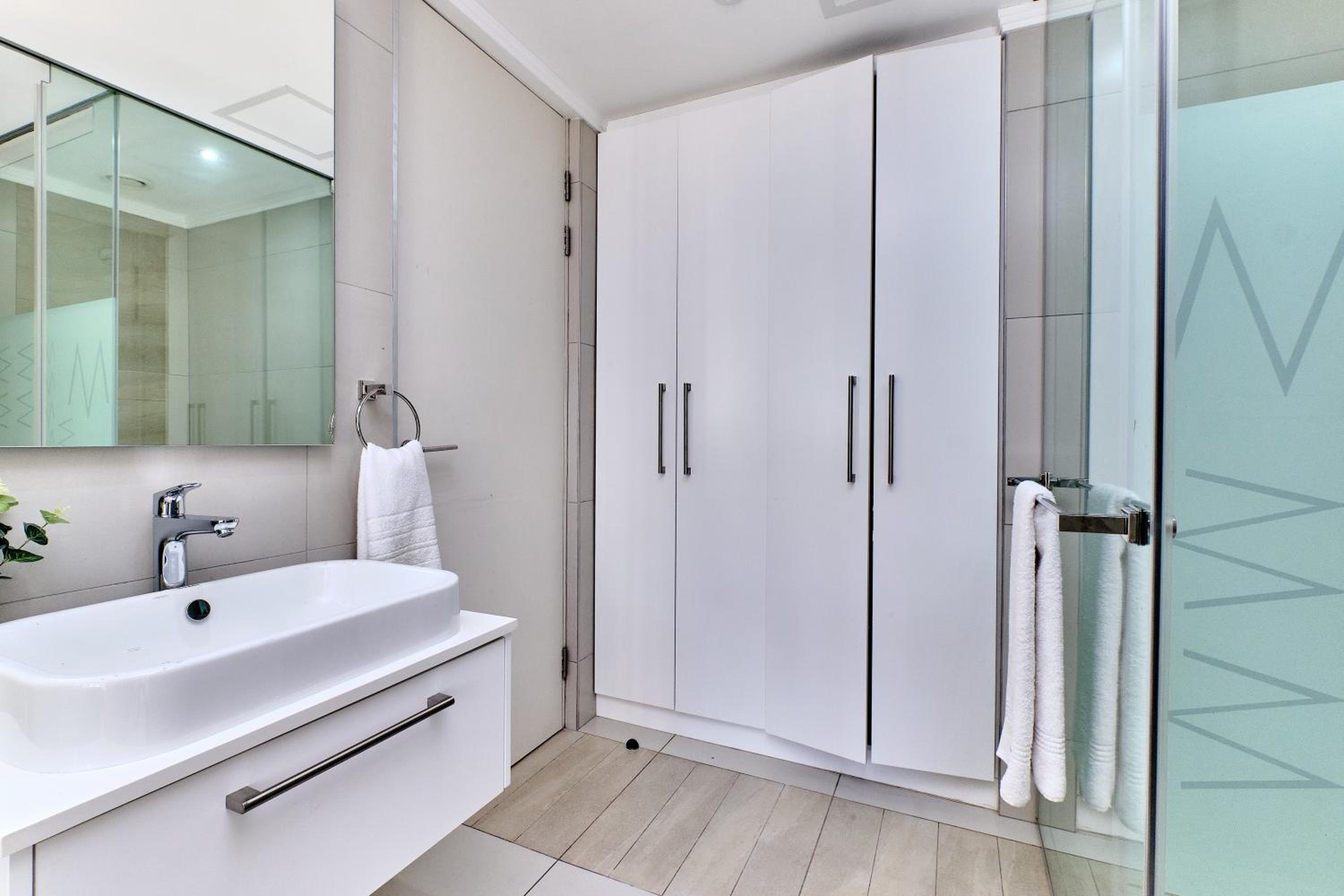 Elegant 2bed/2bath in Sandton