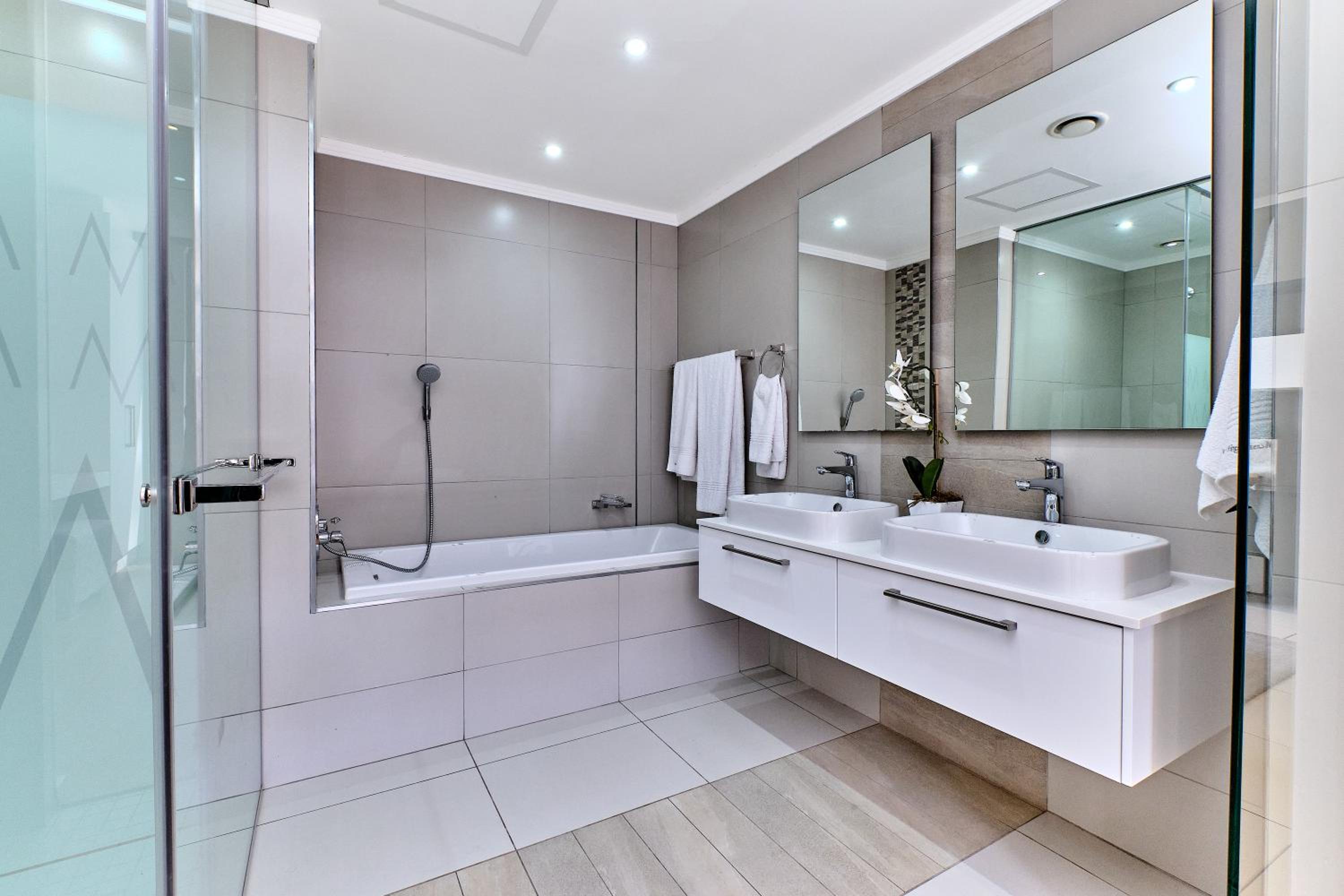 Elegant 2bed/2bath in Sandton