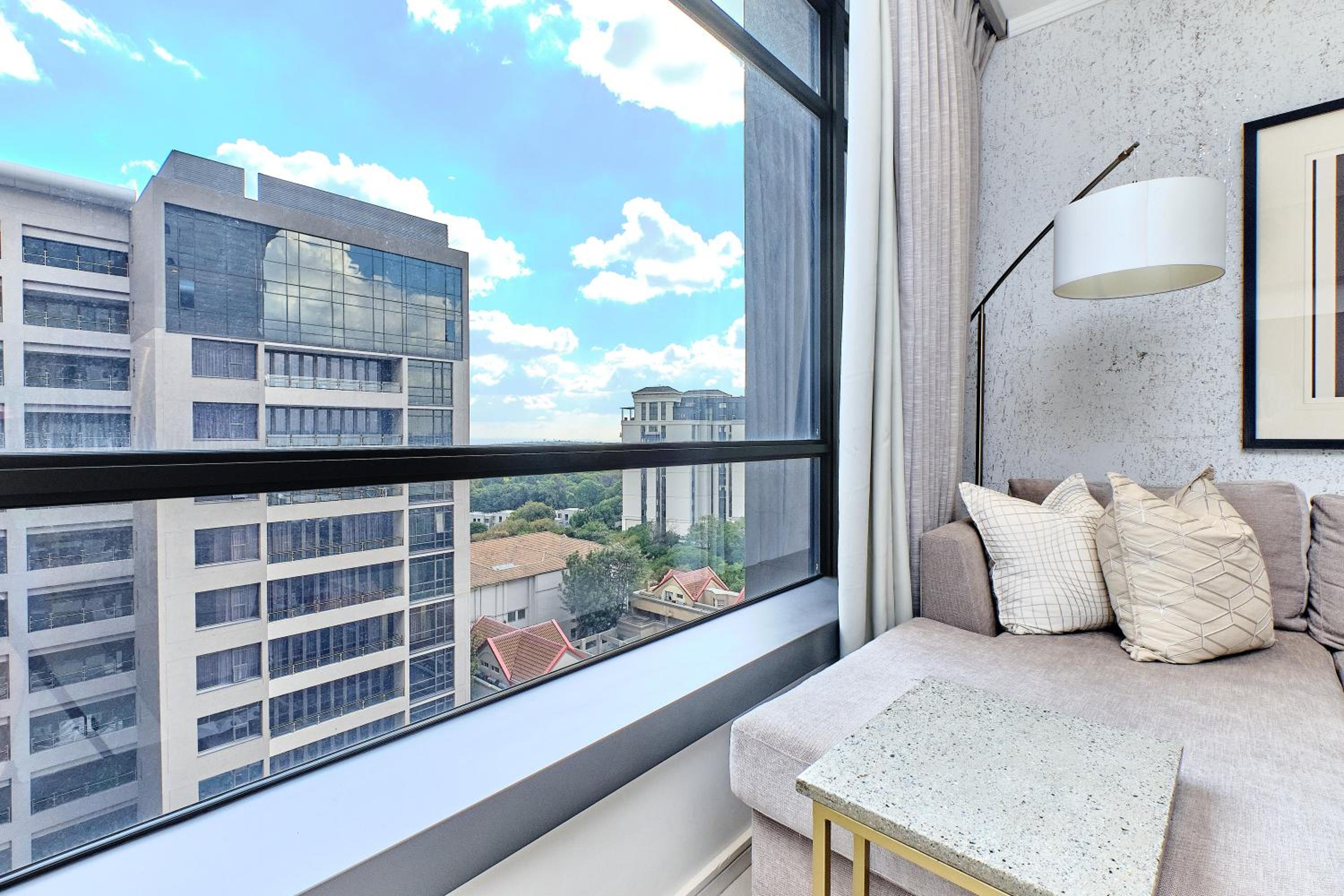 Elegant 2bed/2bath in Sandton