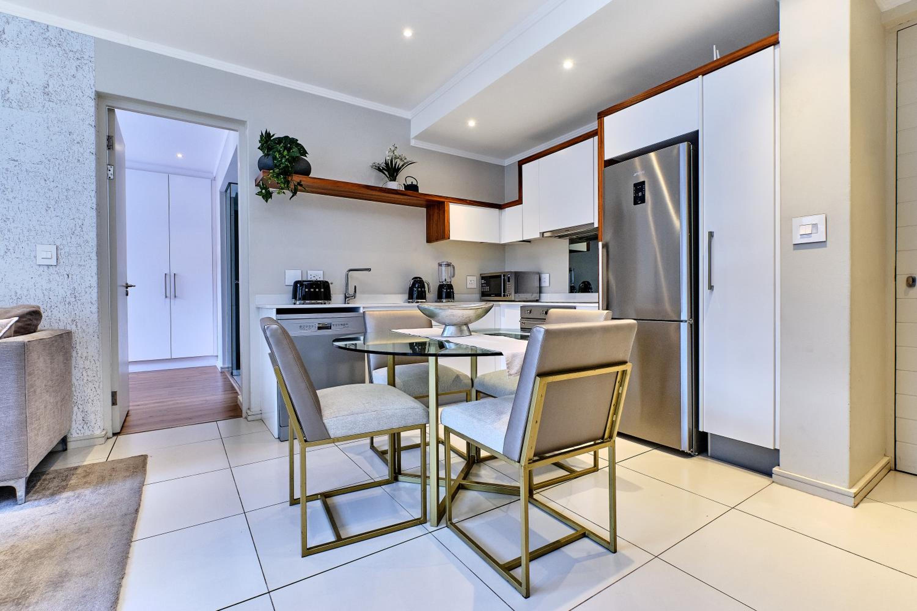 Elegant 2bed/2bath in Sandton