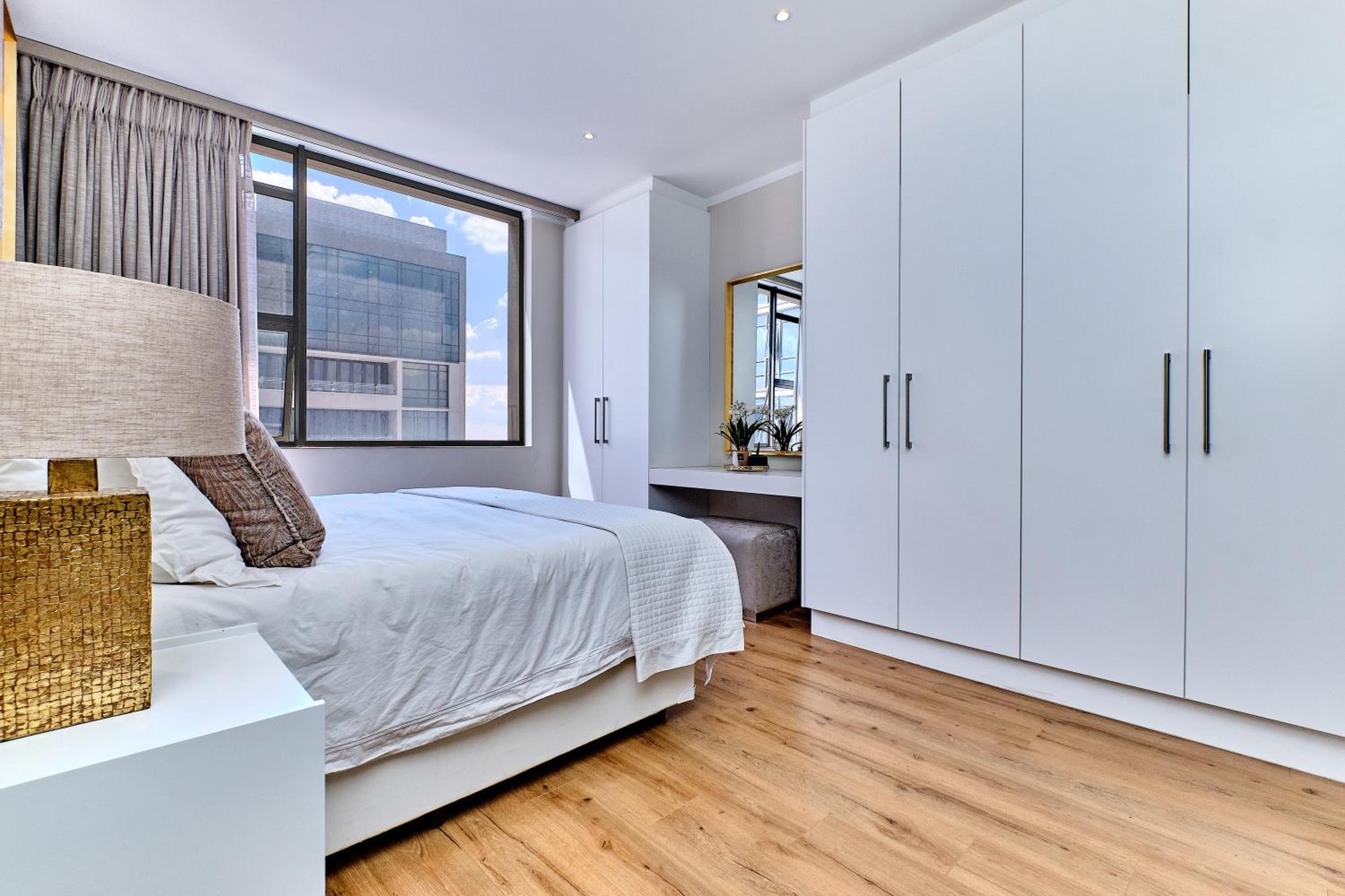 Elegant 2bed/2bath in Sandton