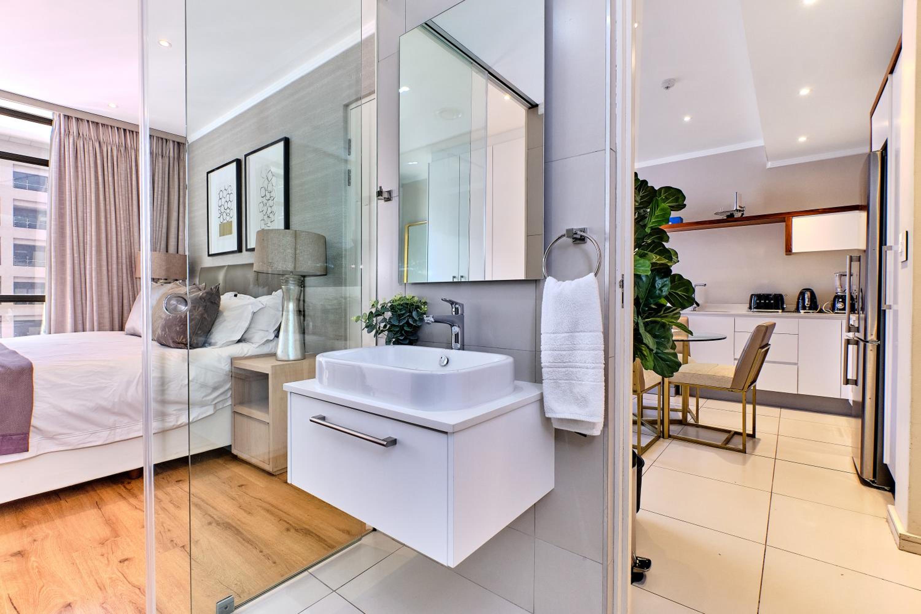 Elegant 2bed/2bath in Sandton