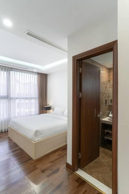 4-Bedroom Apartment @ Vinhomes Times city
