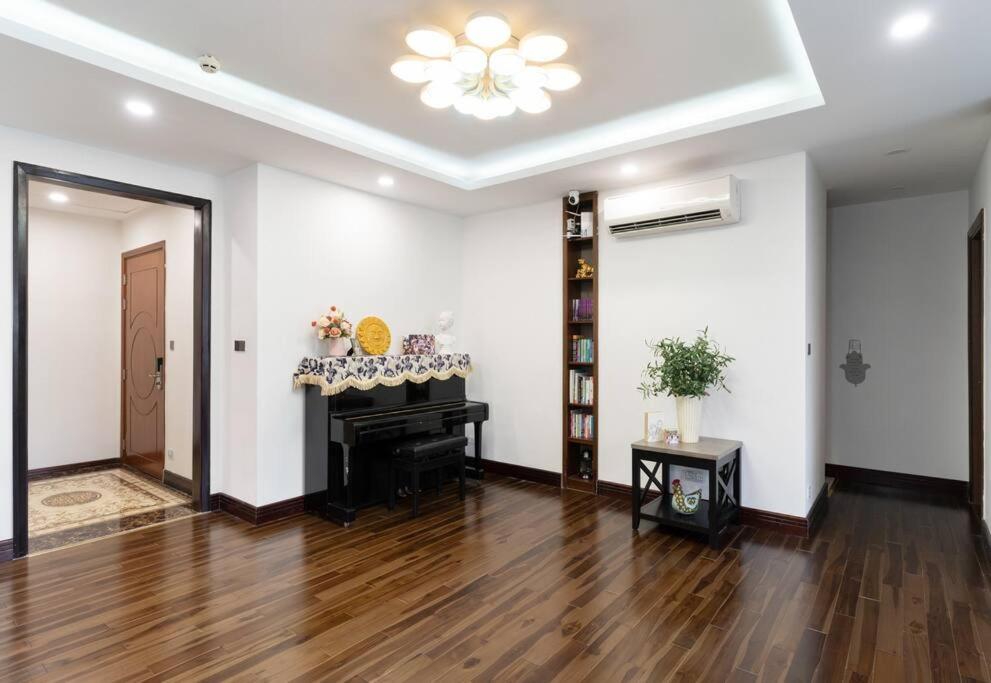 4-Bedroom Apartment @ Vinhomes Times city