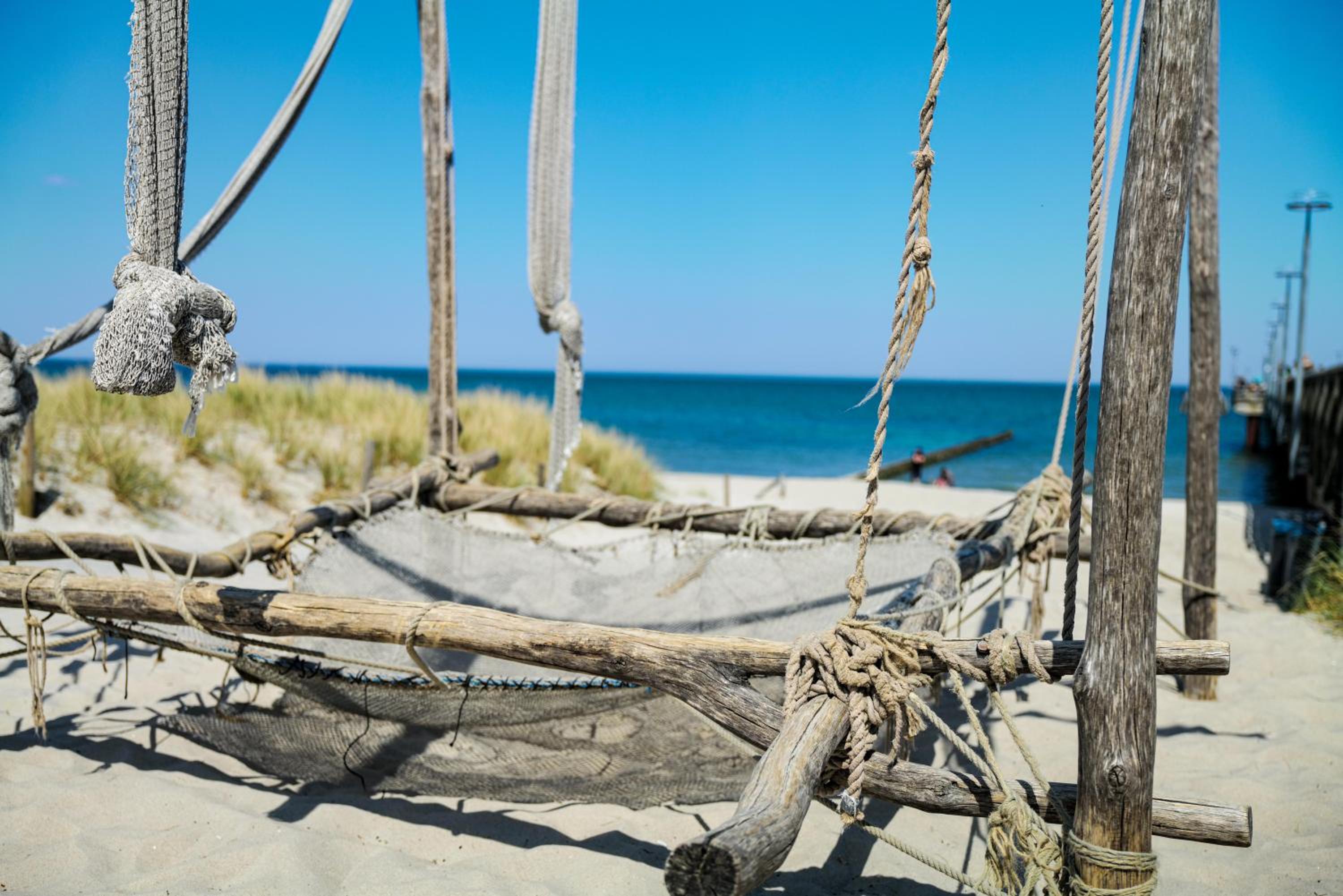 Ferienwohnungen Meerfarbig Zingst - HAUSTIERFREI -Terrasse mit Strandkorb oder Balkon - Glasfaser - Parkplatz - Fahrradschuppen - Waschtrockner - E-Ladesäu