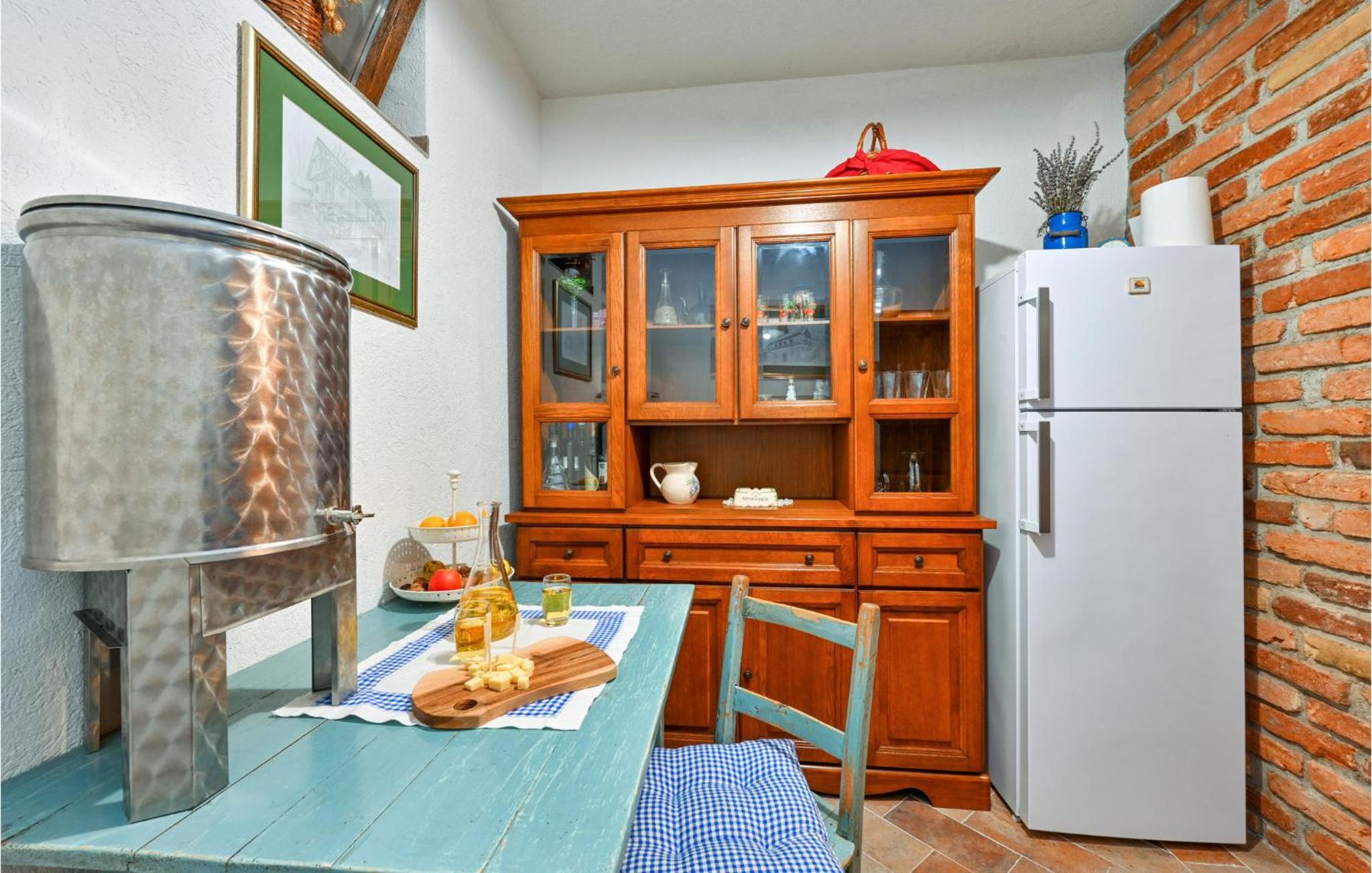 2 Bedroom Lovely Home In Ozalj
