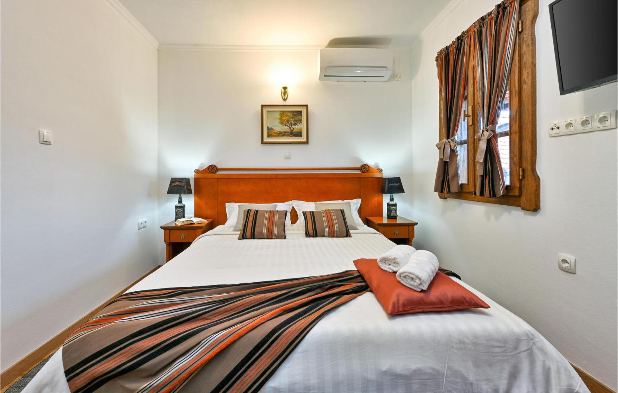 2 Bedroom Lovely Home In Ozalj