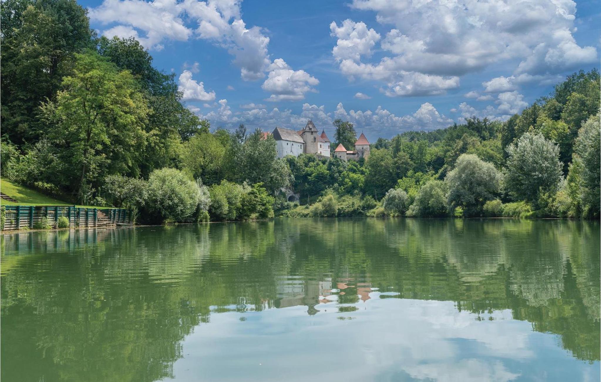 2 Bedroom Lovely Home In Ozalj