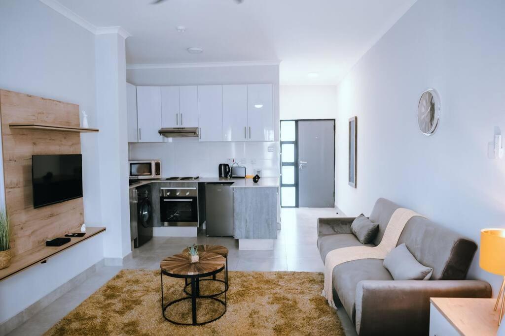 Sarona Apartment Studio F203 - HoneyBee Apartment