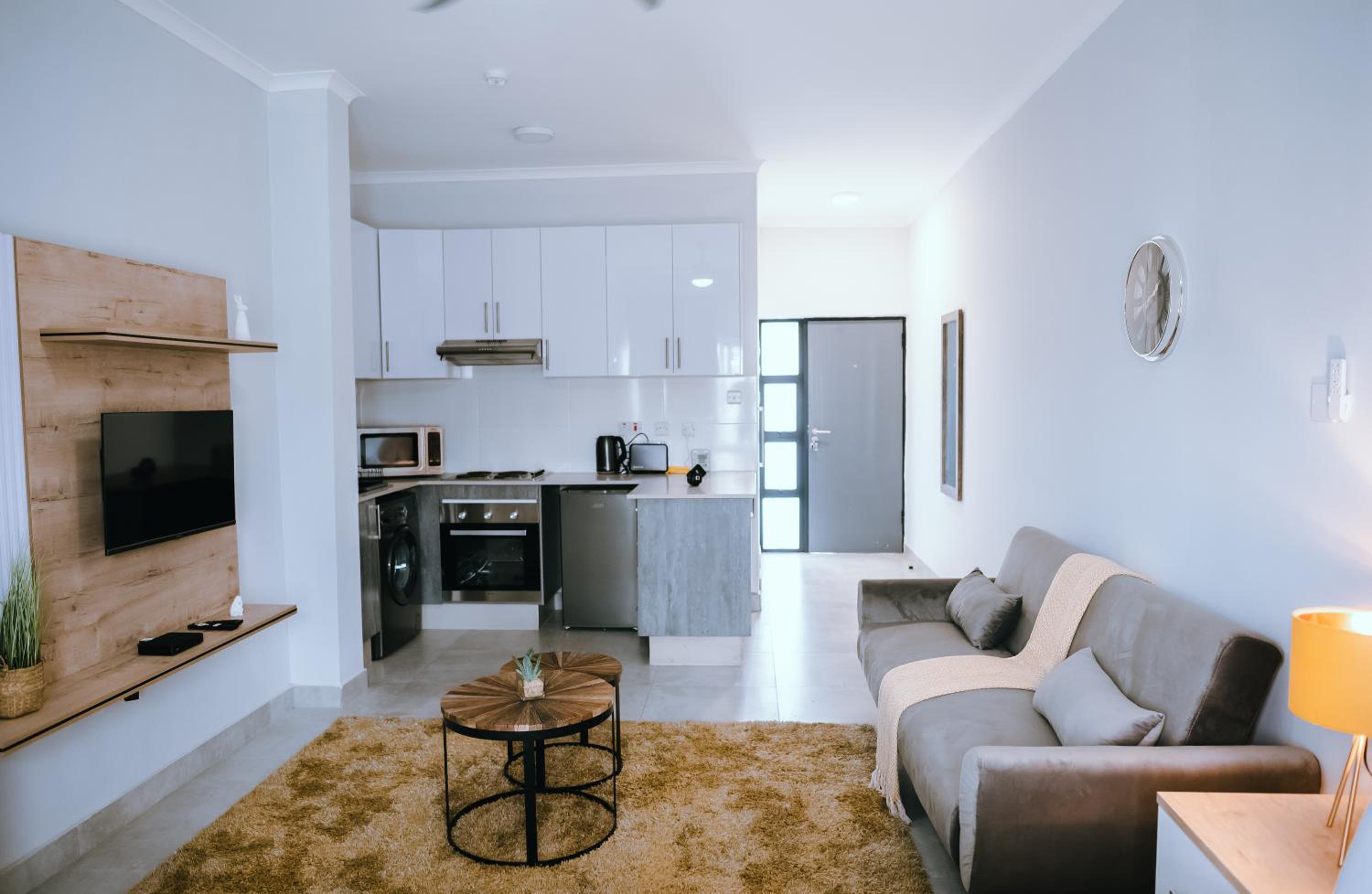 Sarona Apartment Studio F203 - HoneyBee Apartment
