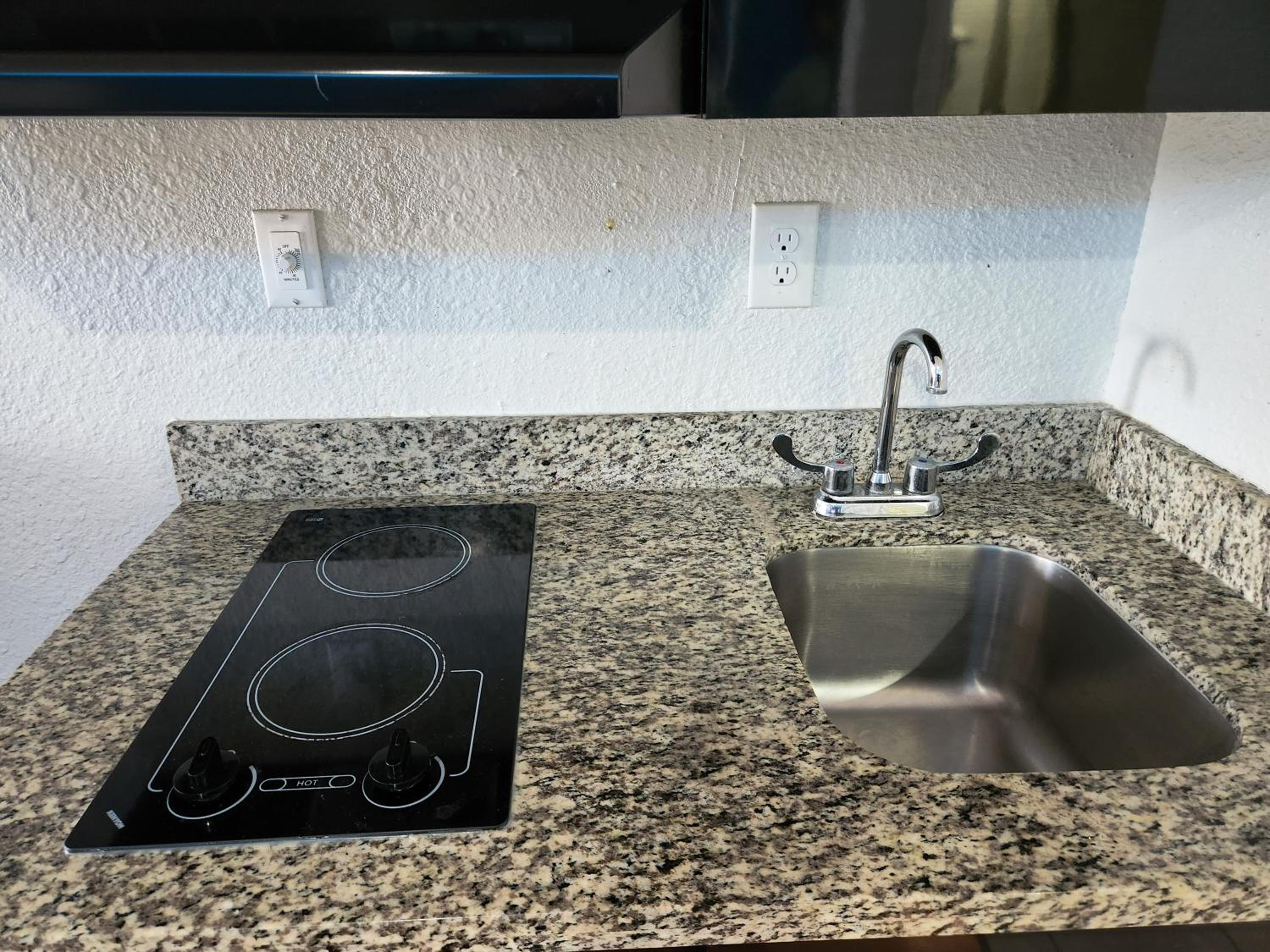 Express Inn Tomball - Property Image 32