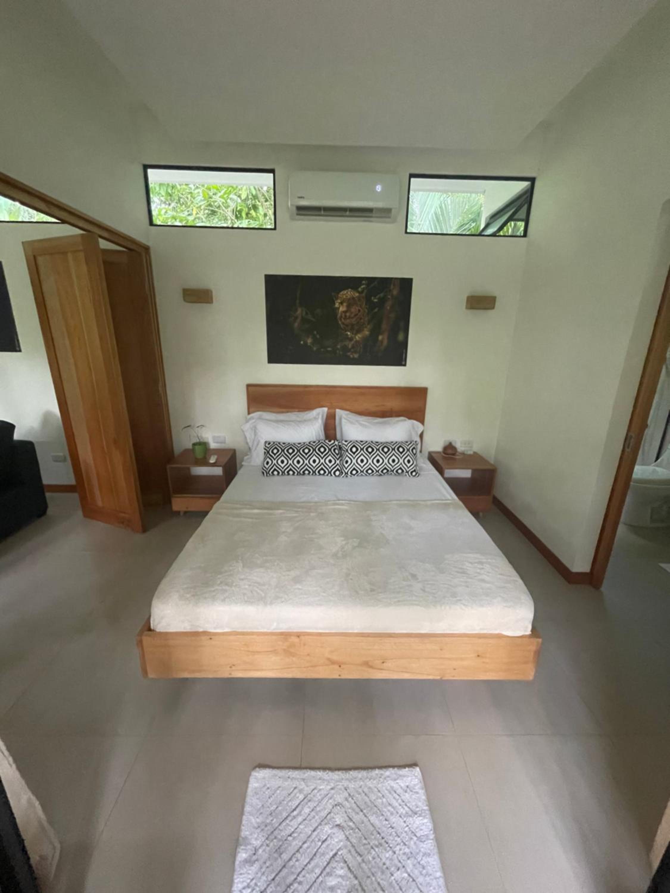 Caribbean Irie - charming, luxurious bungalow in nature with AC & fiber optic wifi