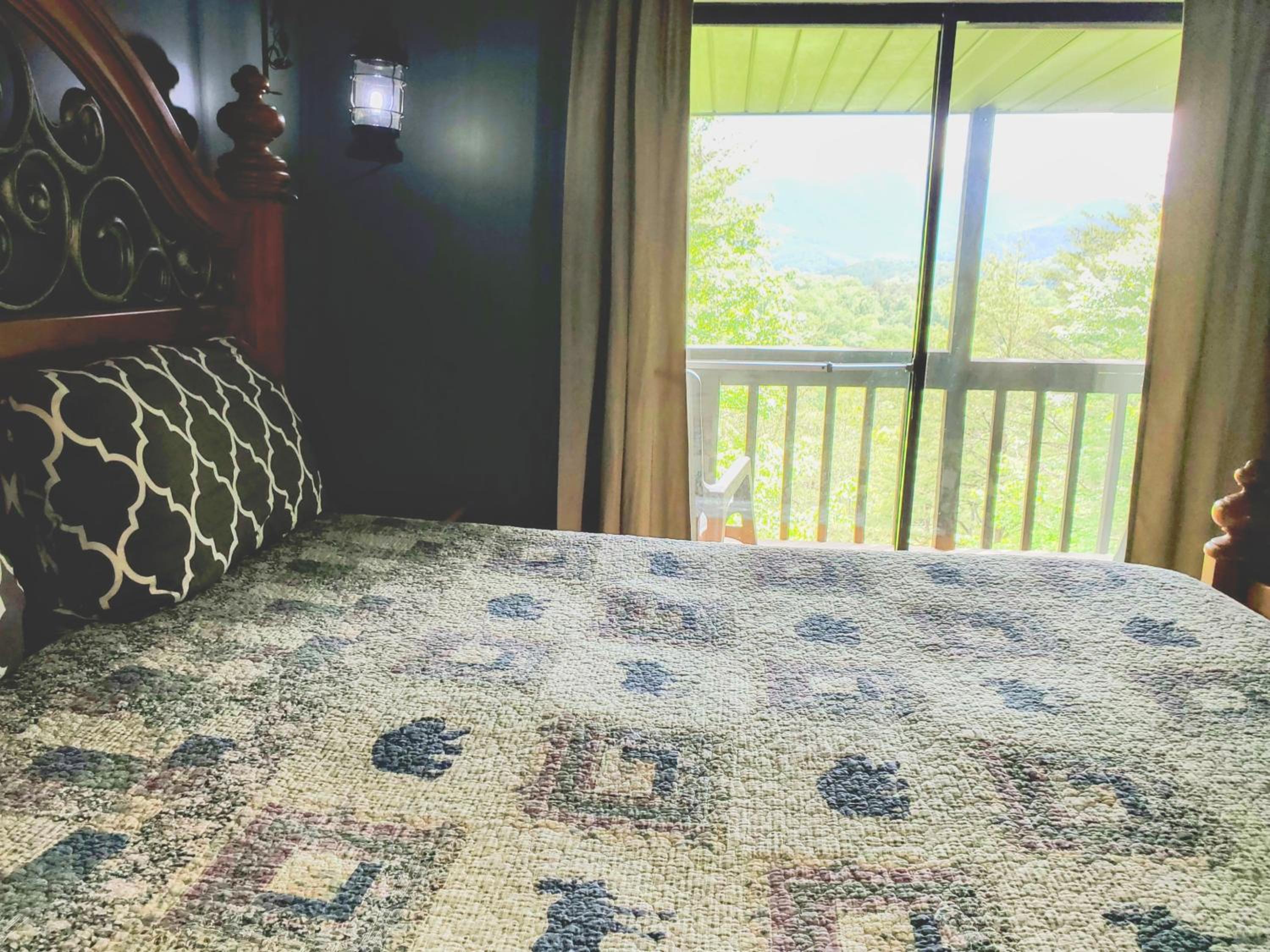 Free Tickets Disconnect & Relax Hot Tub -Mountain View-Dog Friendly