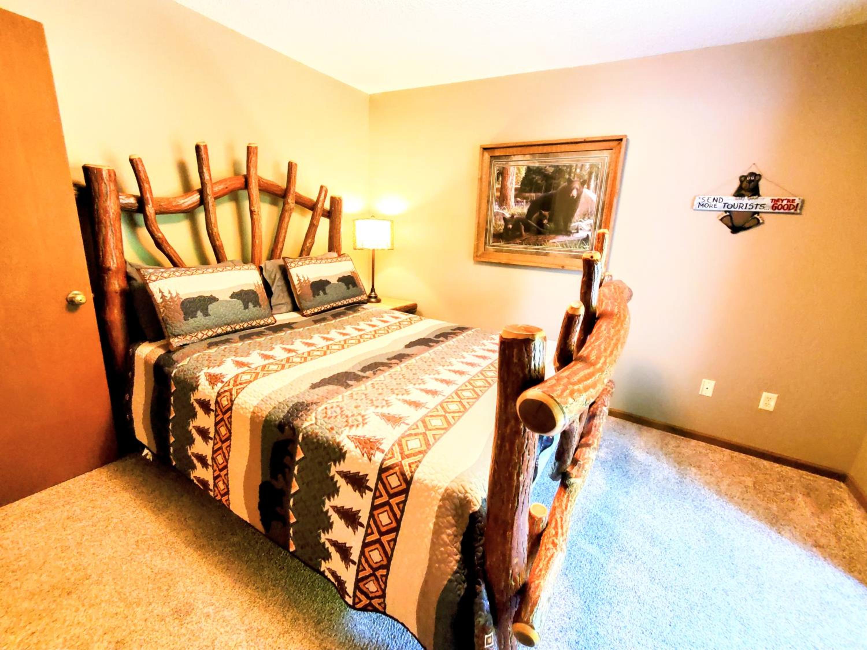 FREE Tickets! Wandering Bear Lodge 4BR Mountain Chalet with Hot Tub, Game Room & Fire Pit