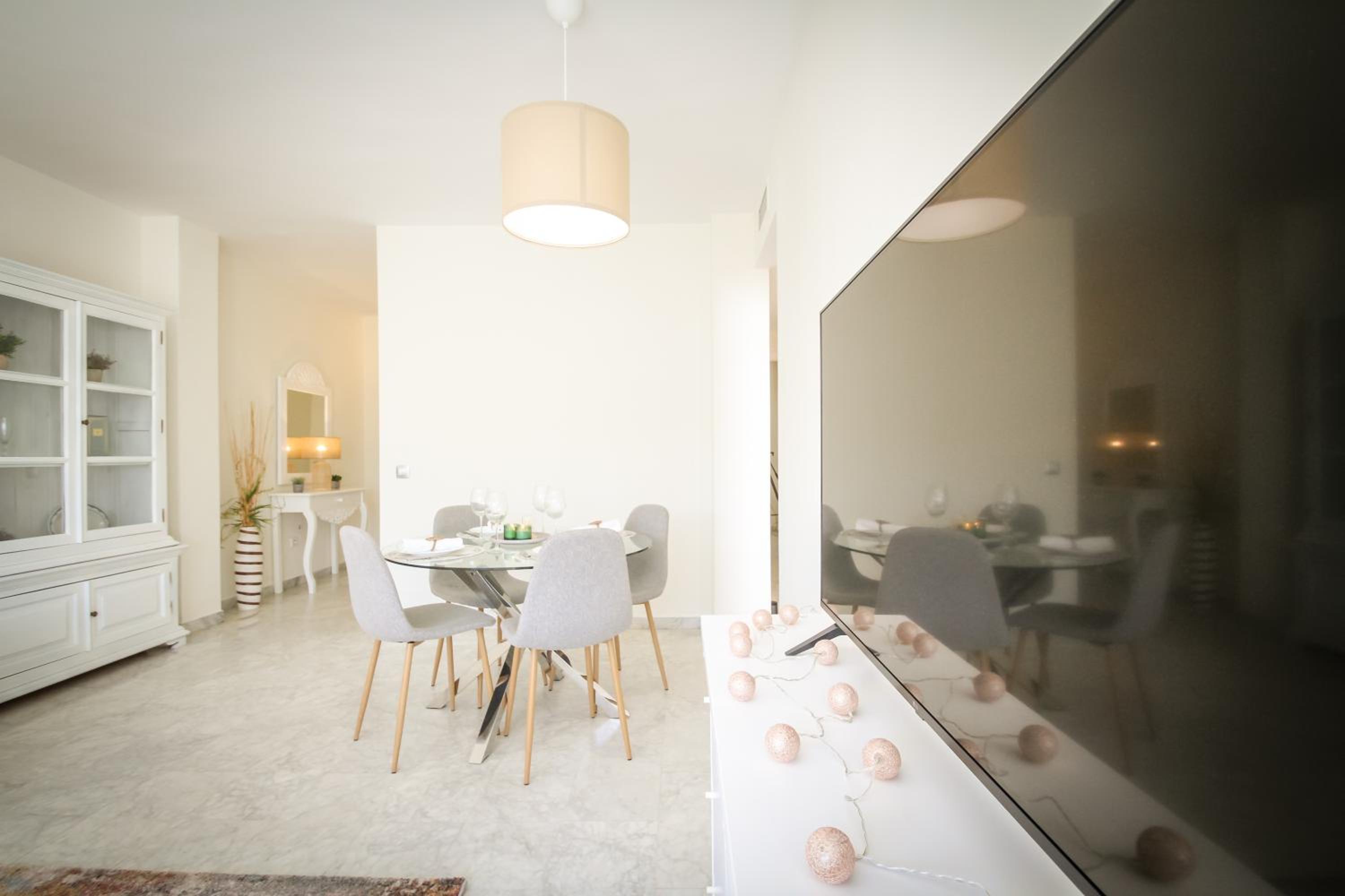 MARBELLA BANUS SUITES - Banus Playa Rocio Beachside Complex