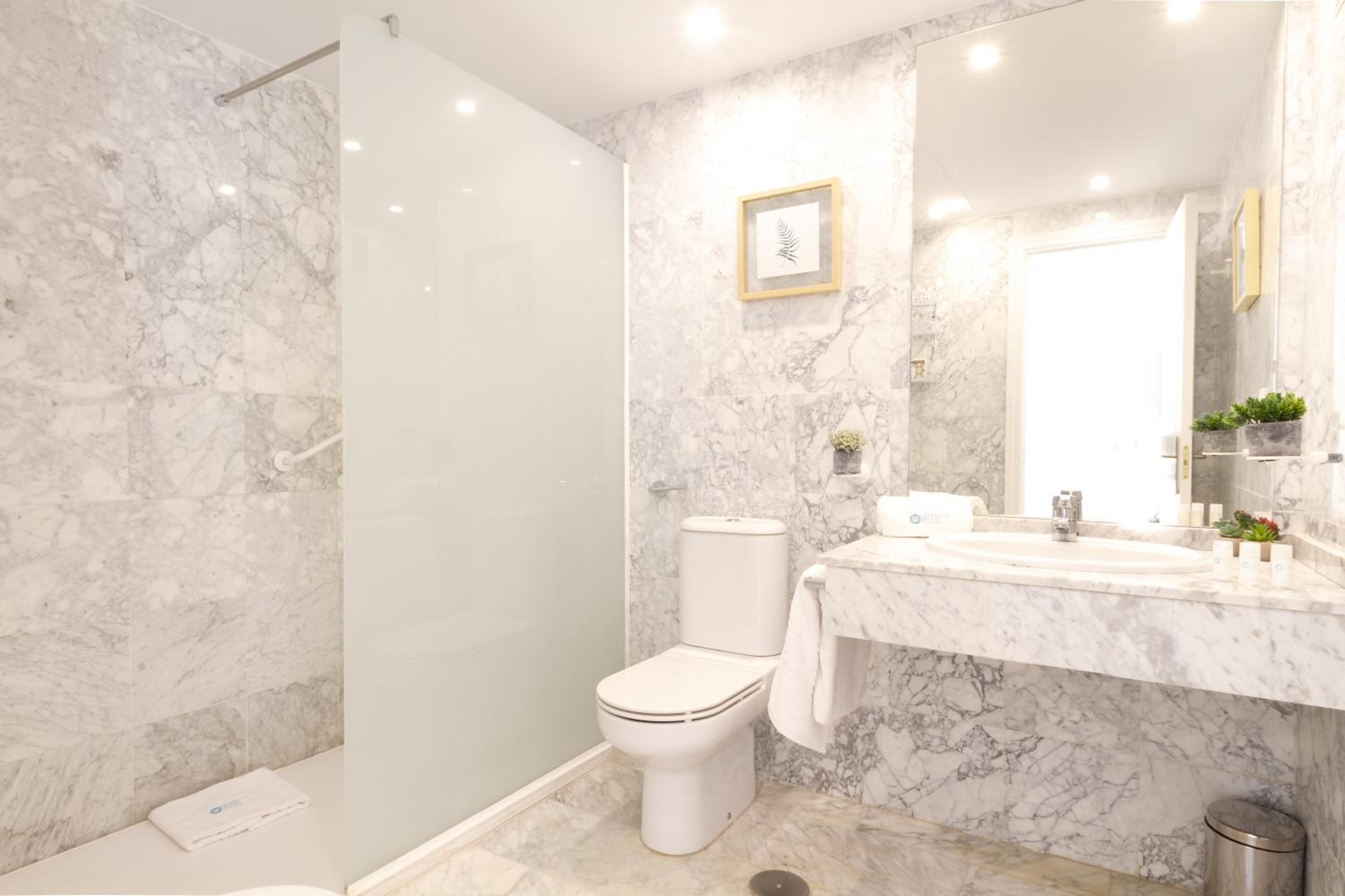 MARBELLA BANUS SUITES - Banus Playa Rocio Beachside Complex