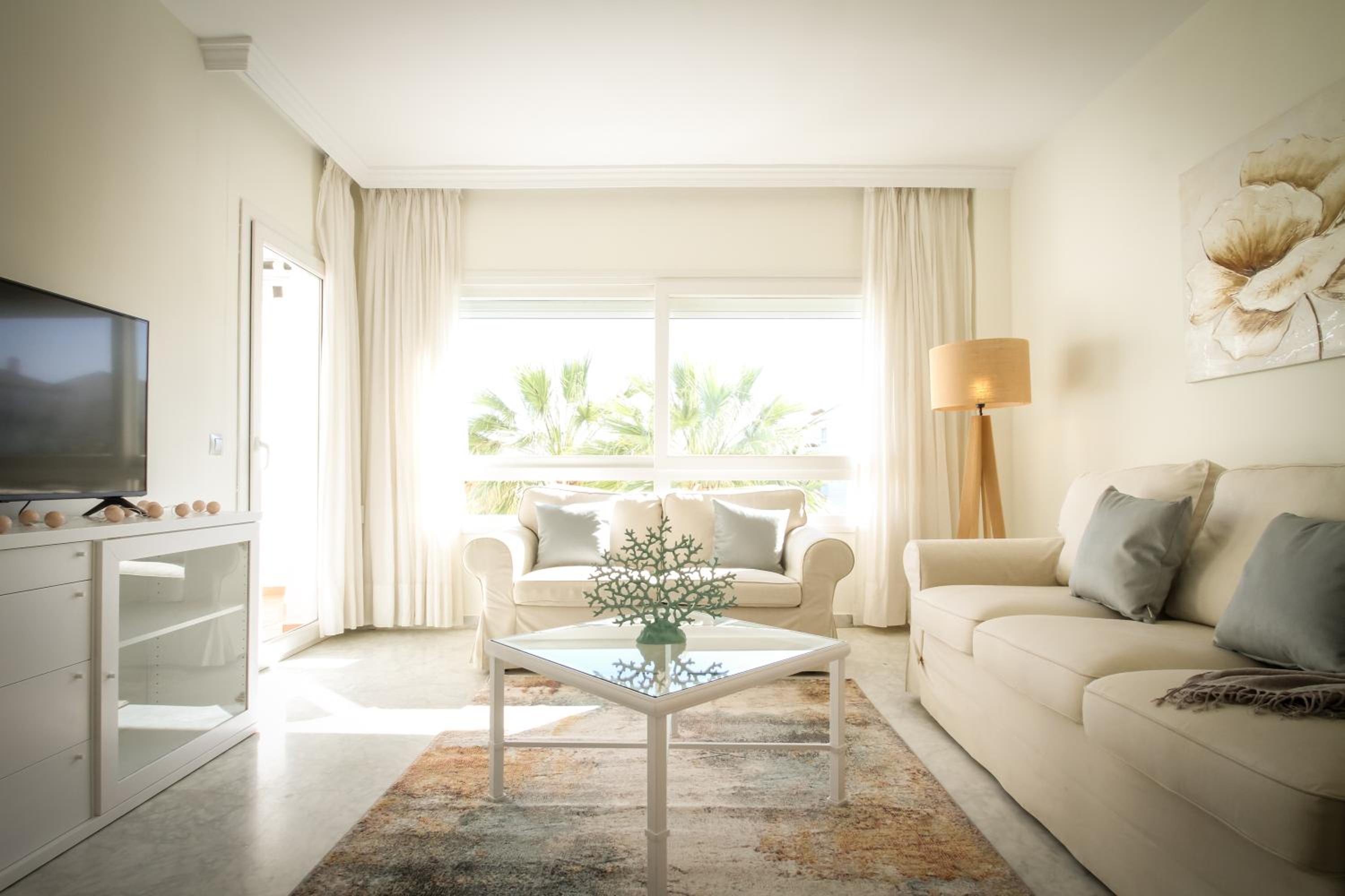 MARBELLA BANUS SUITES - Banus Playa Rocio Beachside Complex